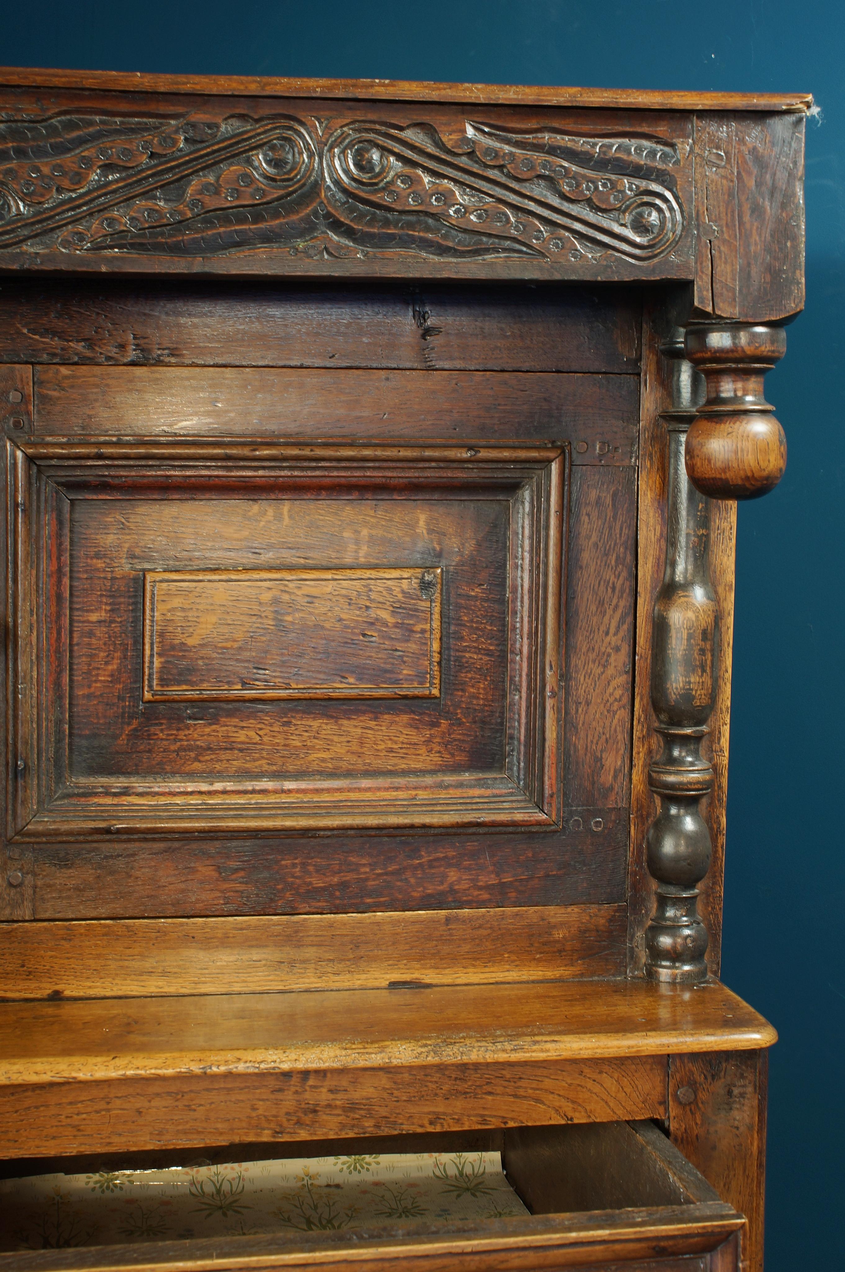 Large 18th Century Oak Cupboard. For Sale 5