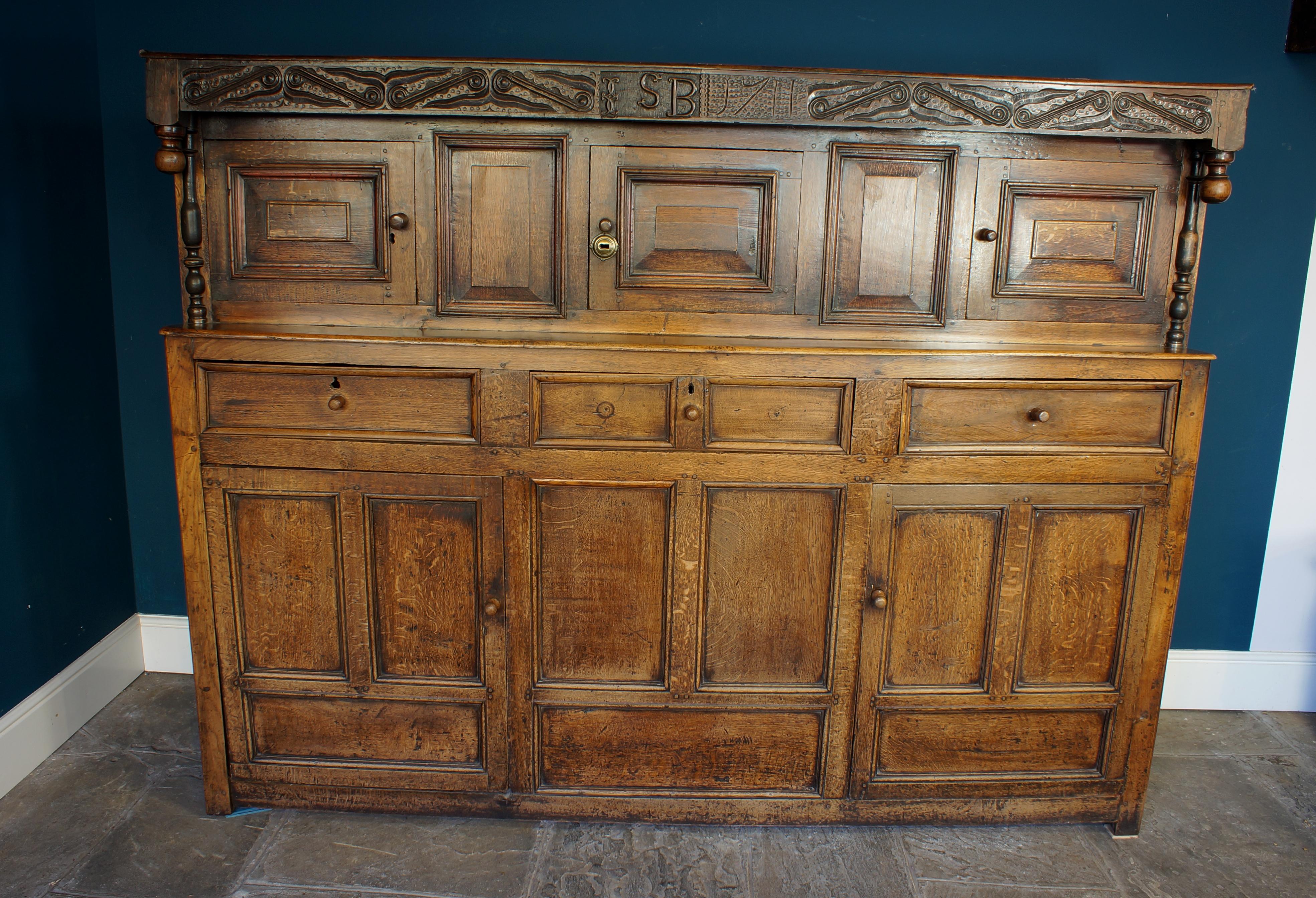 Queen Anne Large 18th Century Oak Cupboard. For Sale