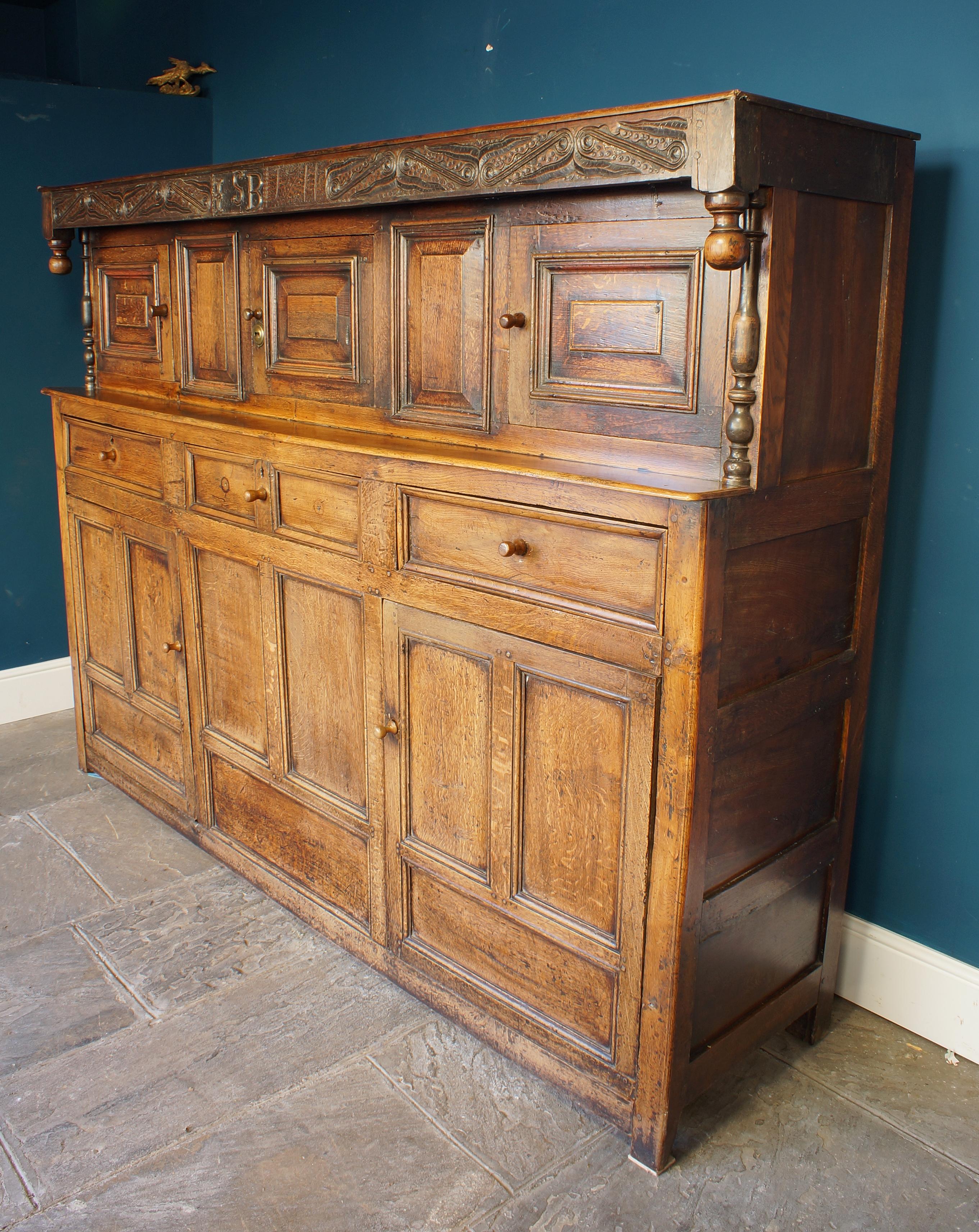 English Large 18th Century Oak Cupboard. For Sale