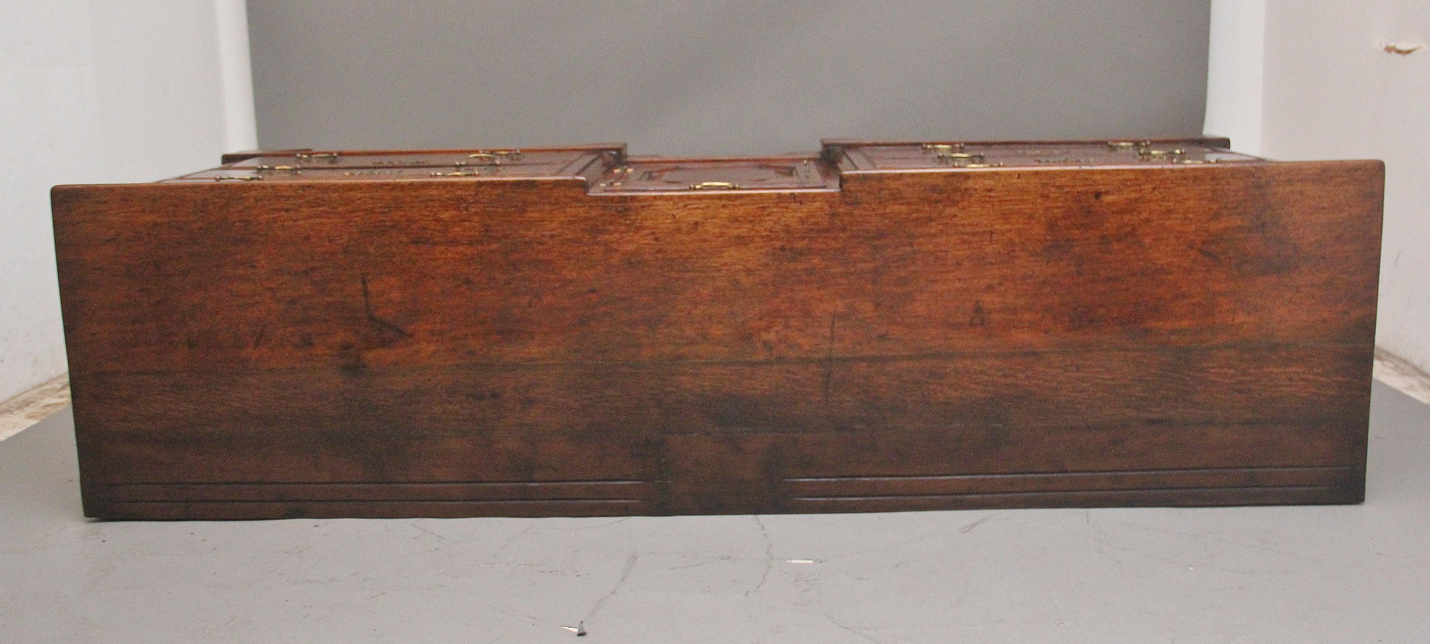 Grande cassettone in Oak del XVIII secolo in vendita 3
