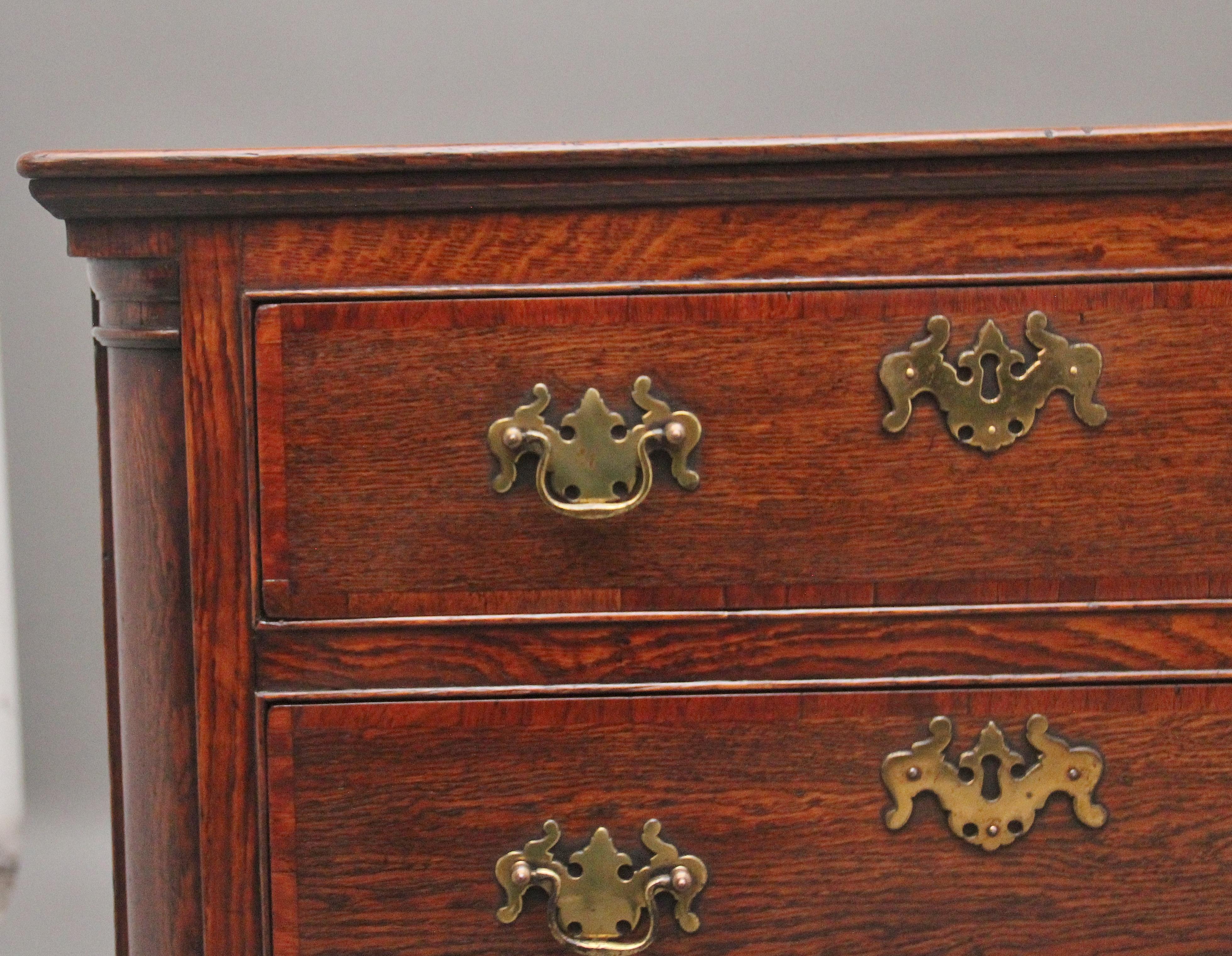Britannico Grande cassettone in Oak del XVIII secolo in vendita