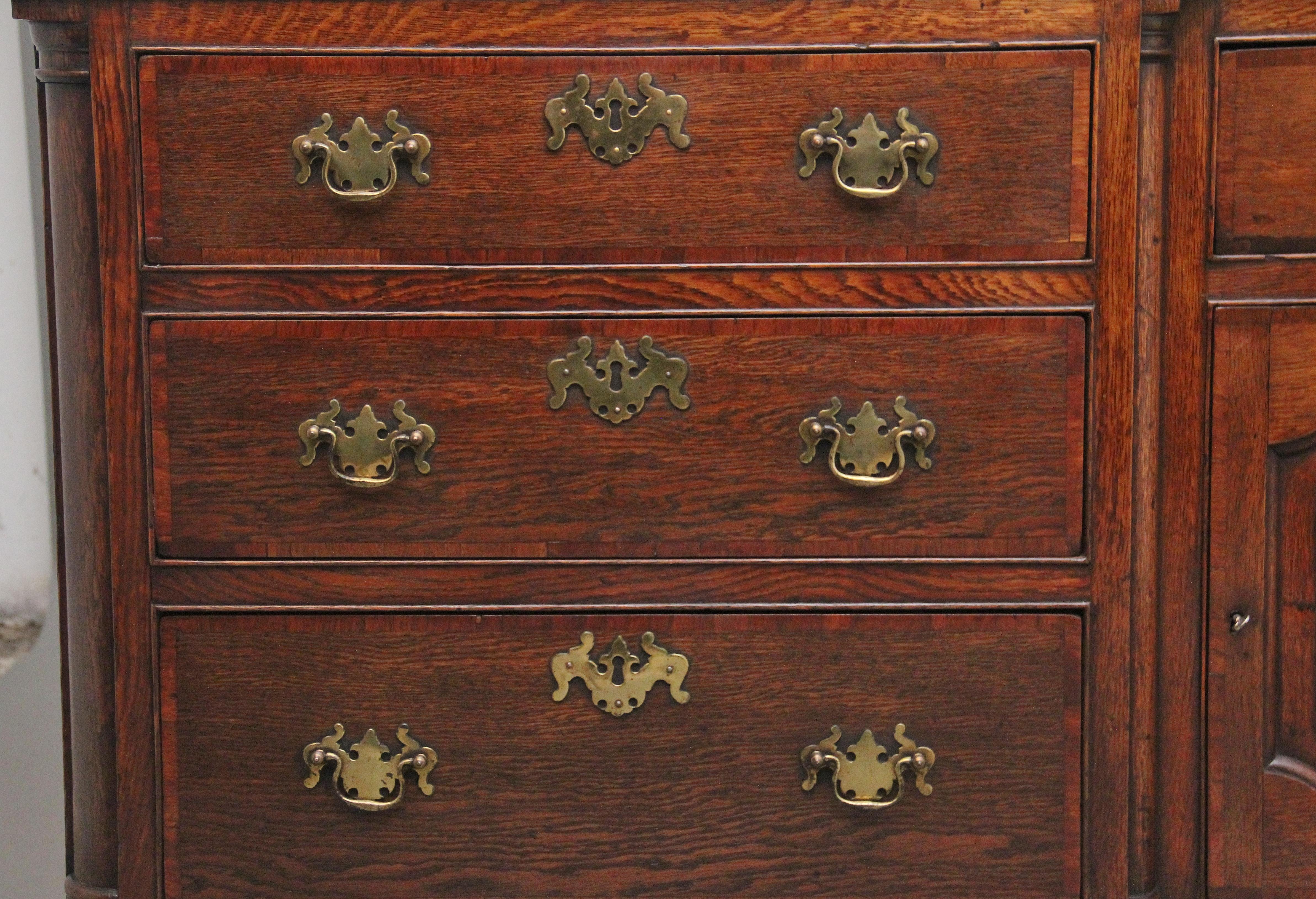 Grande cassettone in Oak del XVIII secolo In condizioni buone in vendita a Martlesham, GB