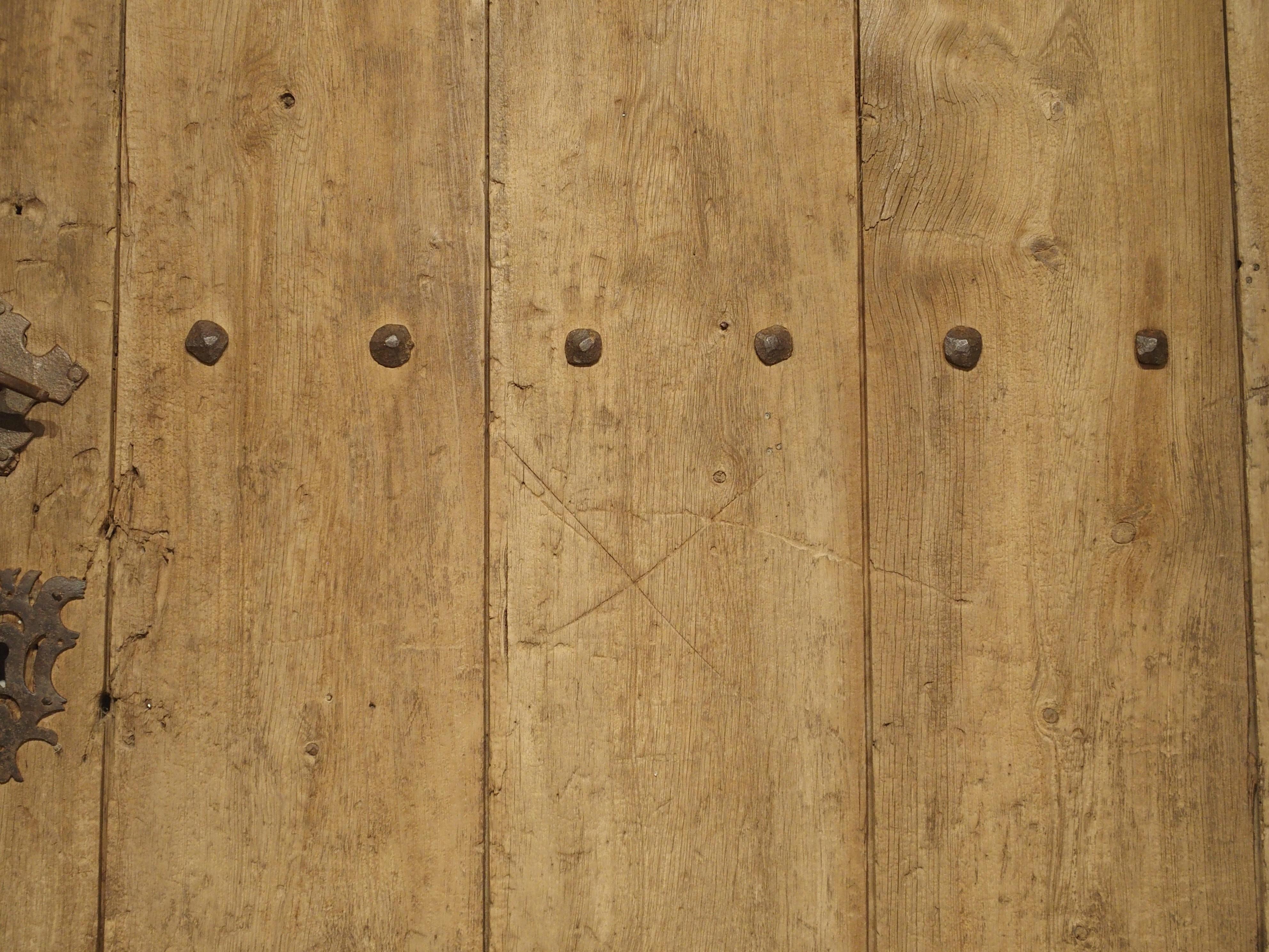 Large 18th Century Oak Plank Spanish Door with Wrought Iron Nailheads 5