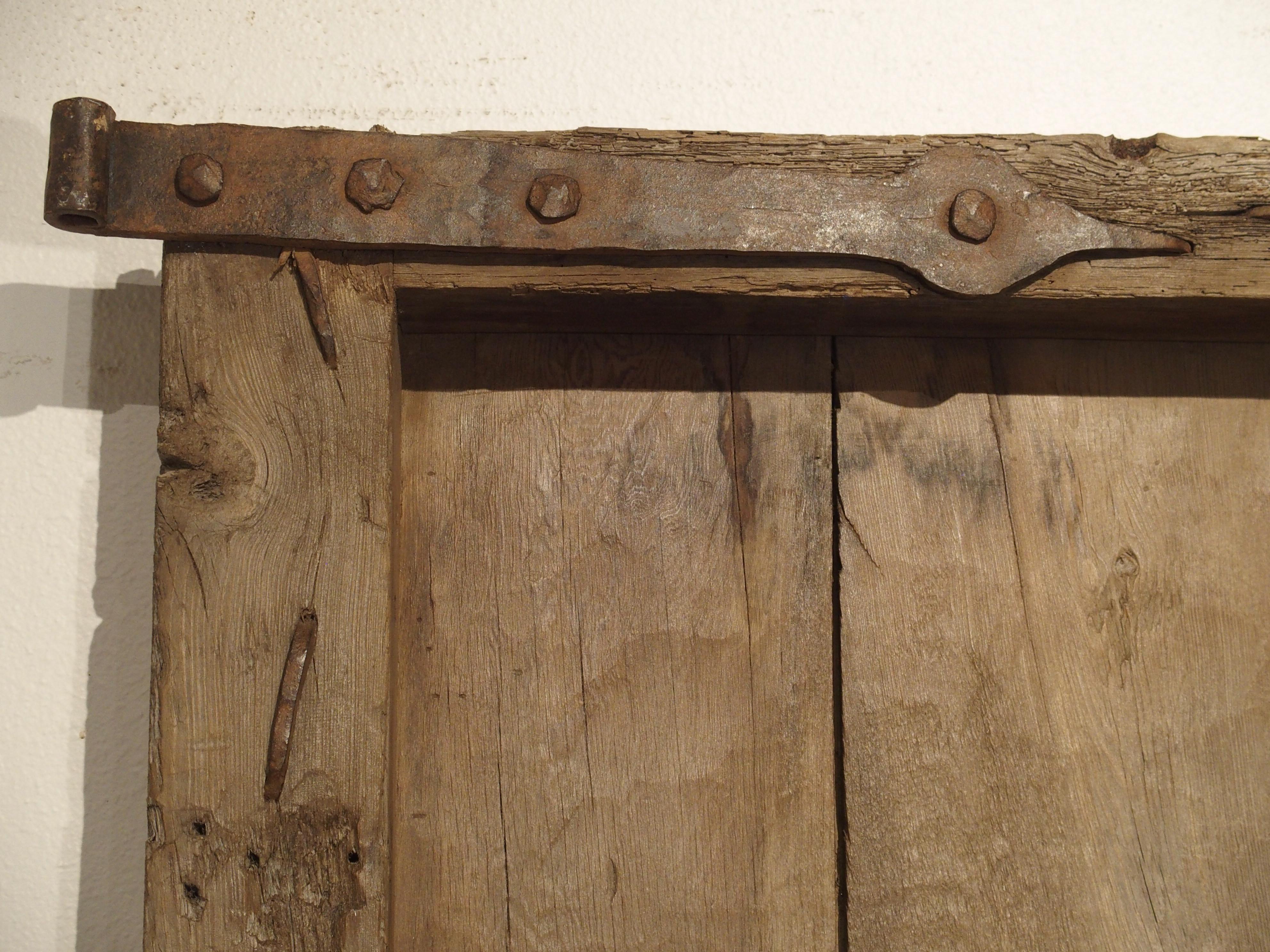 Large 18th Century Oak Plank Spanish Door with Wrought Iron Nailheads 10