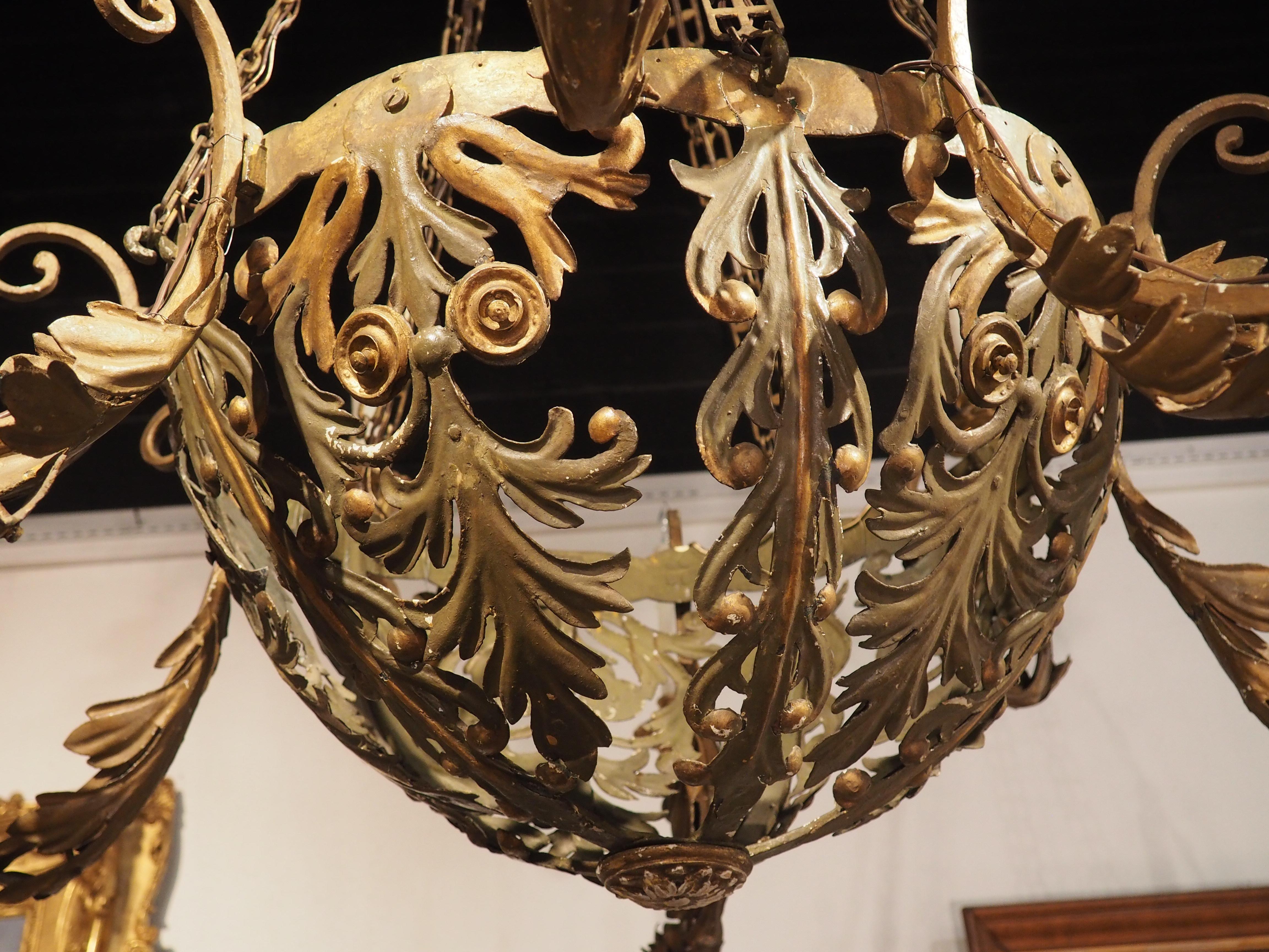 Large 18th Century Painted Tole, Iron and Wood Ten-Light Chandelier from Italy 10