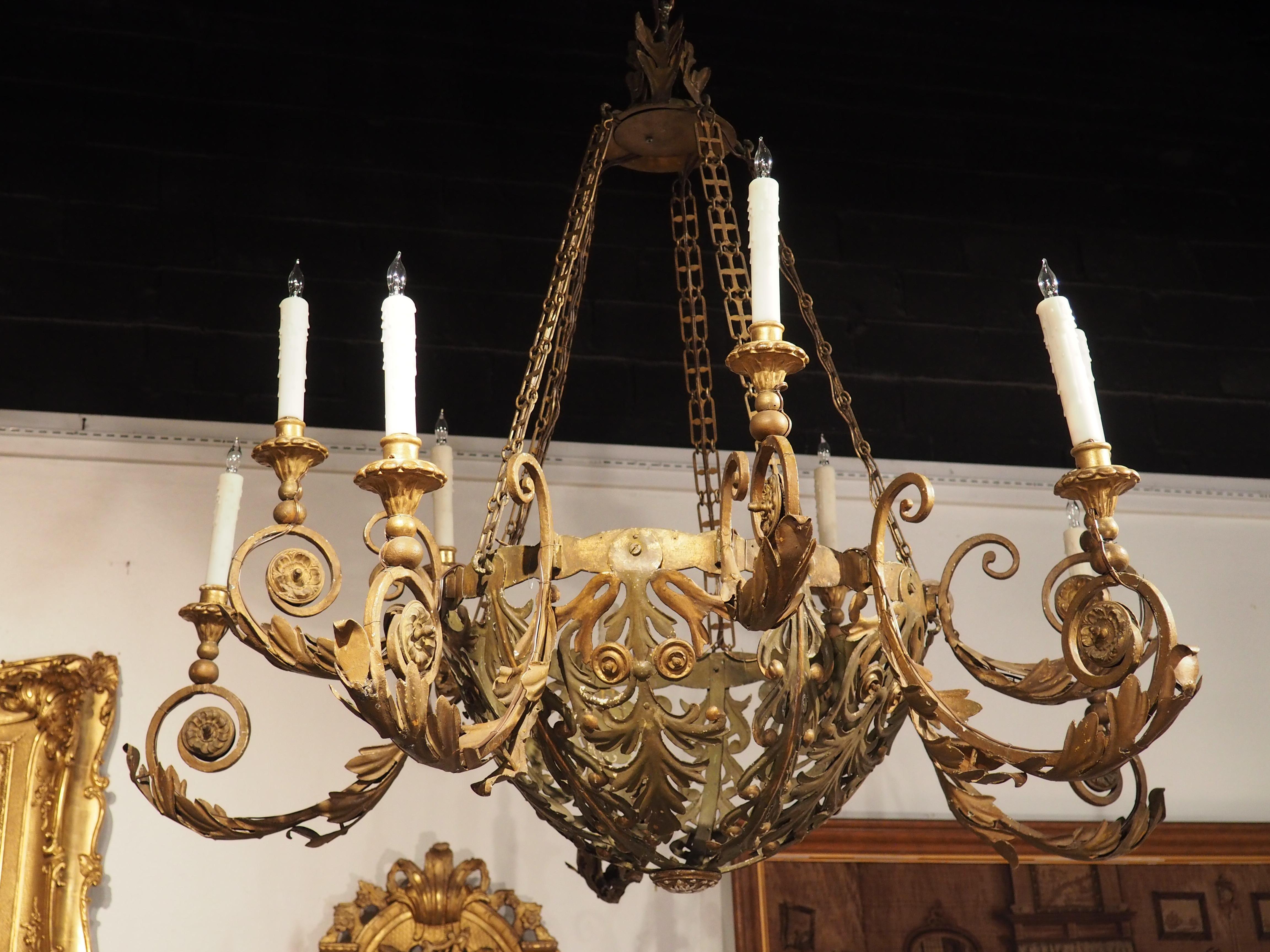 Large 18th Century Painted Tole, Iron and Wood Ten-Light Chandelier from Italy 14