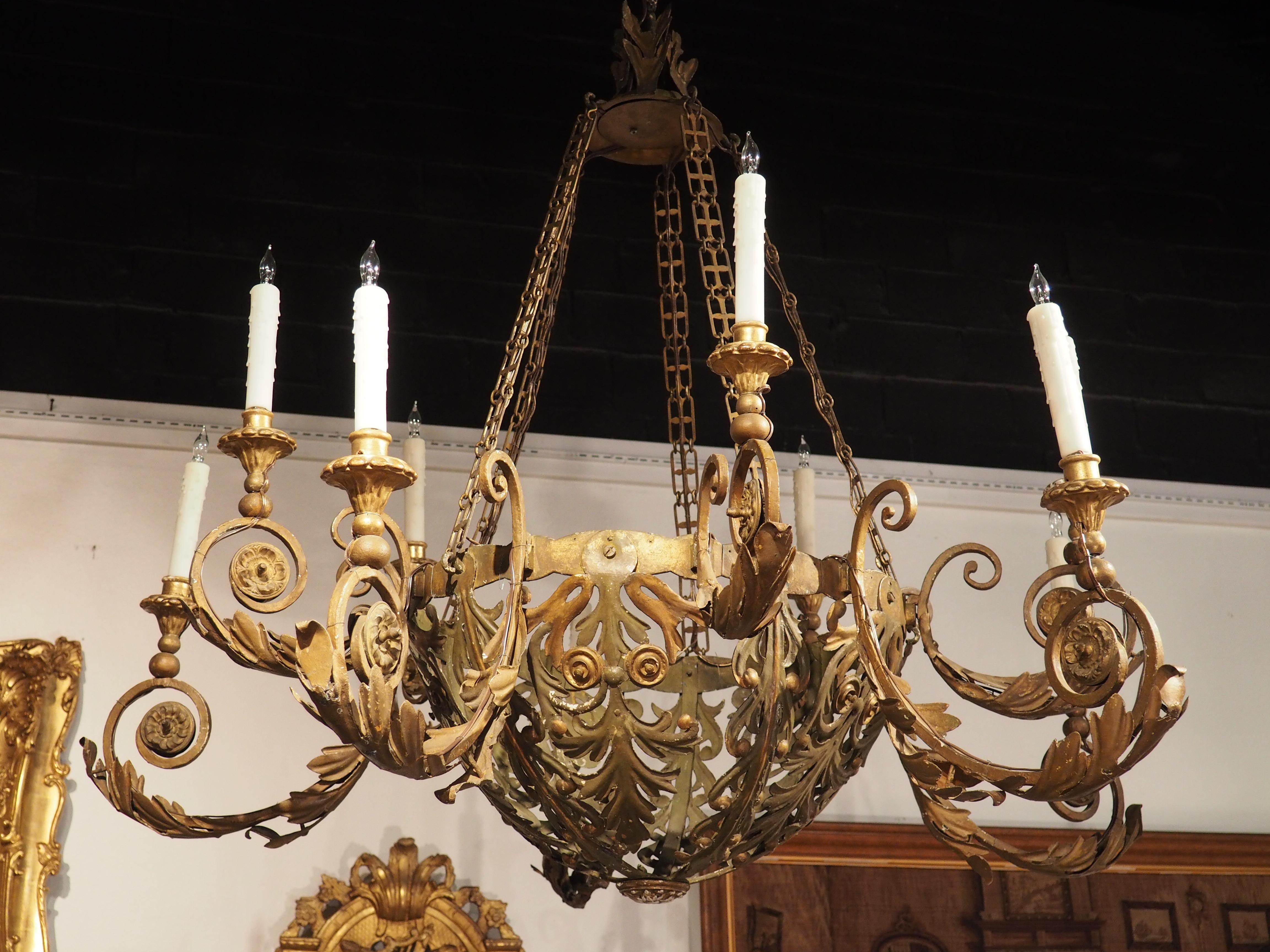 Italian Large 18th Century Painted Tole, Iron and Wood Ten-Light Chandelier from Italy