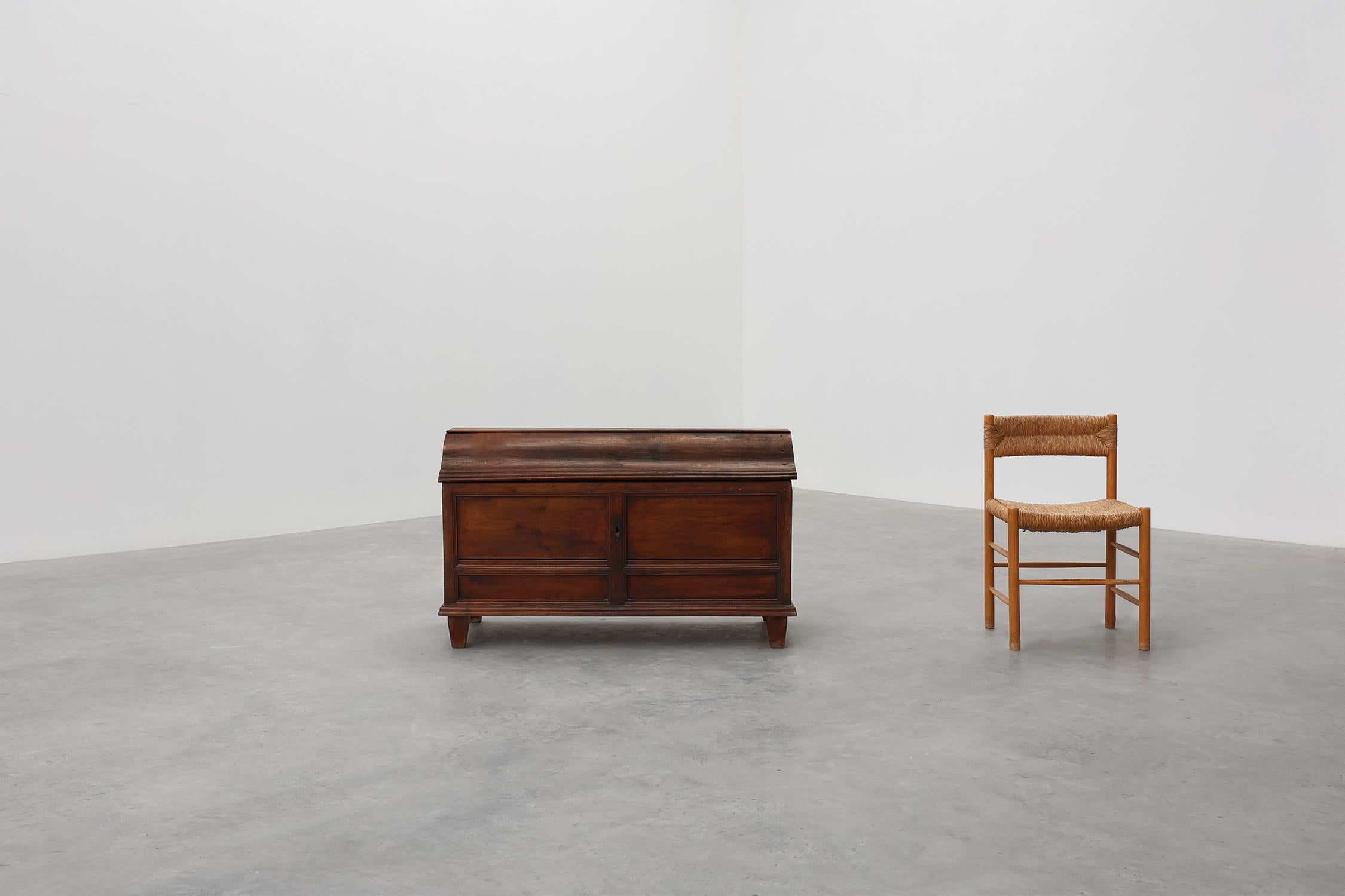 Grande cassapanca provinciale in quercia del XVIII secolo, Francia in vendita 2