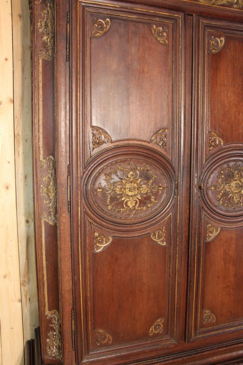 Großer Regency-Kleiderschrank aus dem 18. Jahrhundert, Pariser Arbeit (Holz) im Angebot