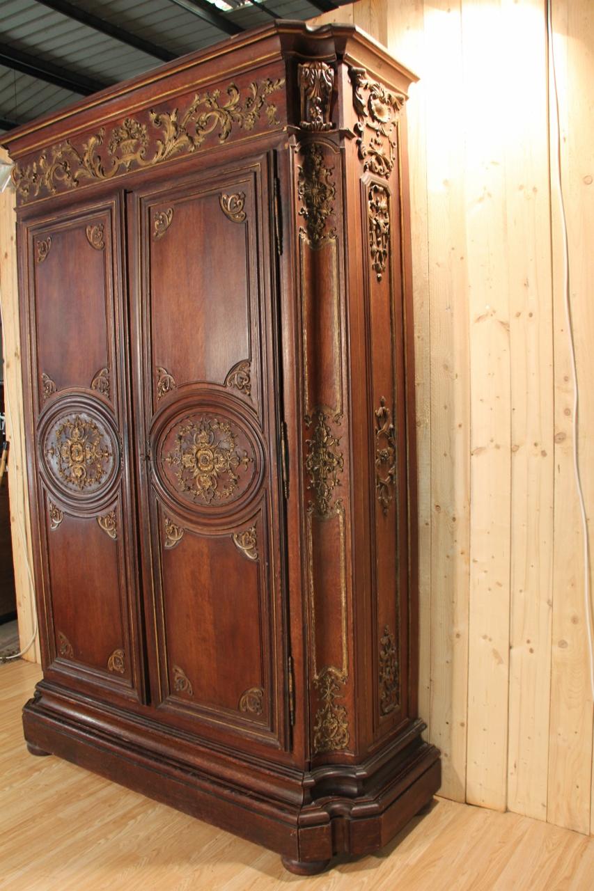 Großer Regency-Kleiderschrank aus dem 18. Jahrhundert, Pariser Arbeit im Angebot 1