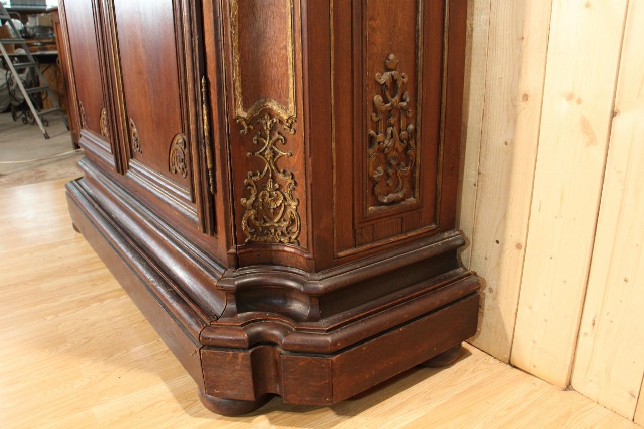 Großer Regency-Kleiderschrank aus dem 18. Jahrhundert, Pariser Arbeit im Angebot 2