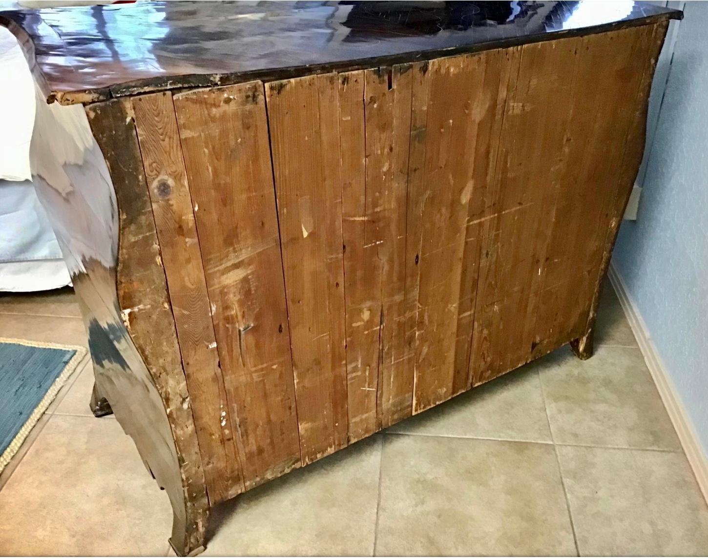 18th Century and Earlier Large 18th Century Rosewood Rococo Commode For Sale