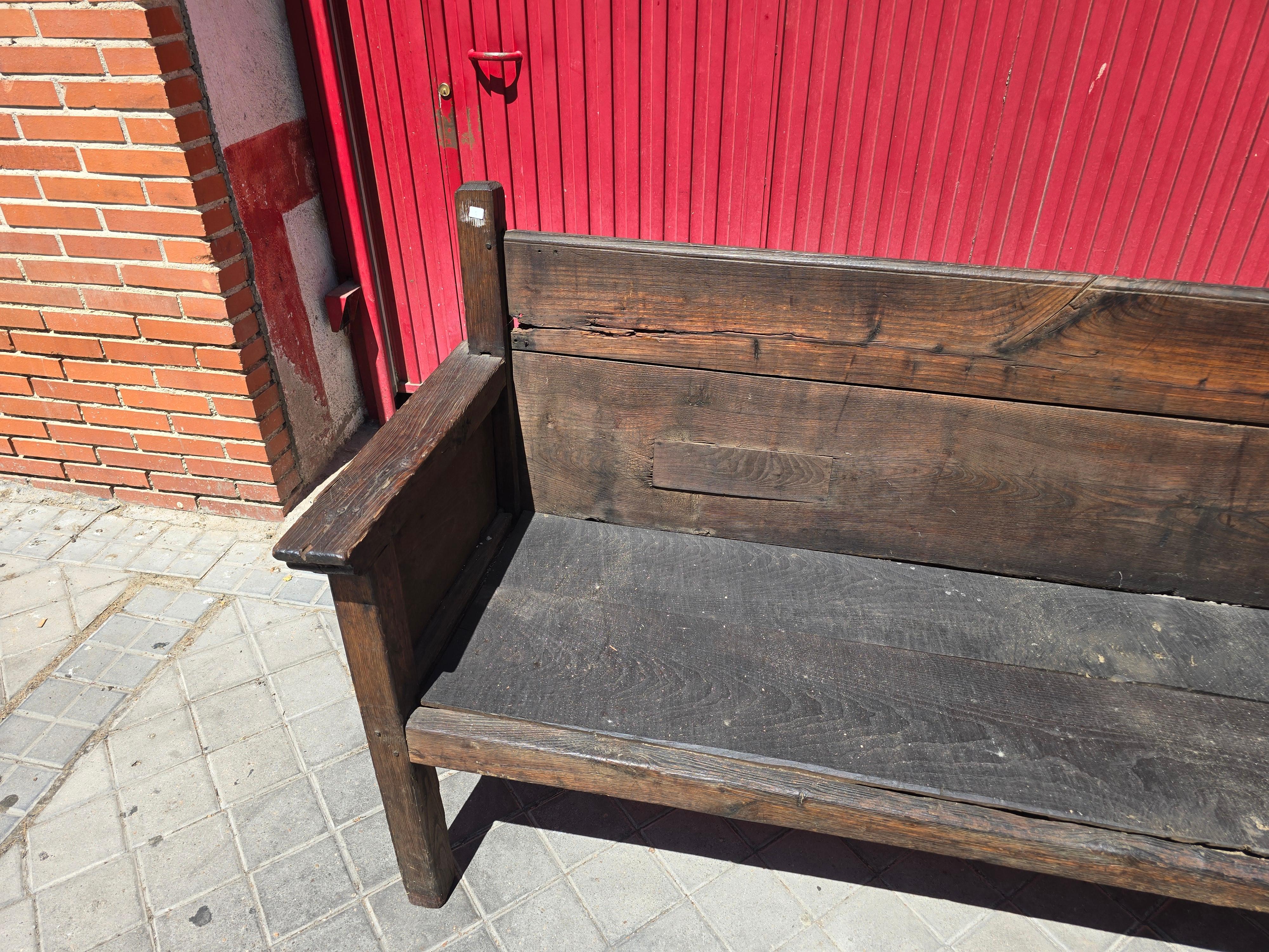 Grand banc en bois massif du XVIIIe siècle Bon état - En vente à Madrid, ES