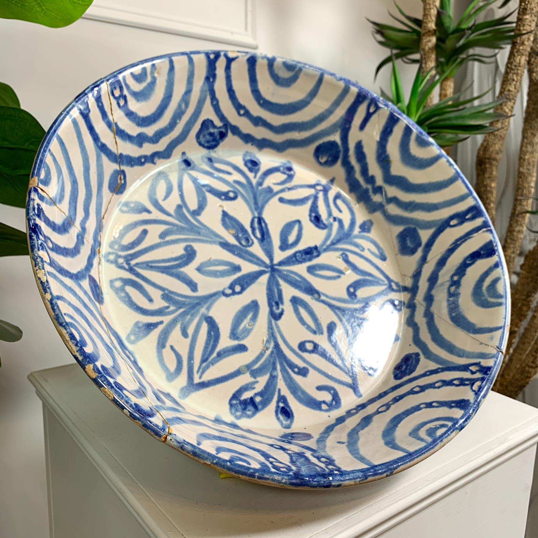 Large 18th C Blue and White Spanish Lebrillo Bowl For Sale 6