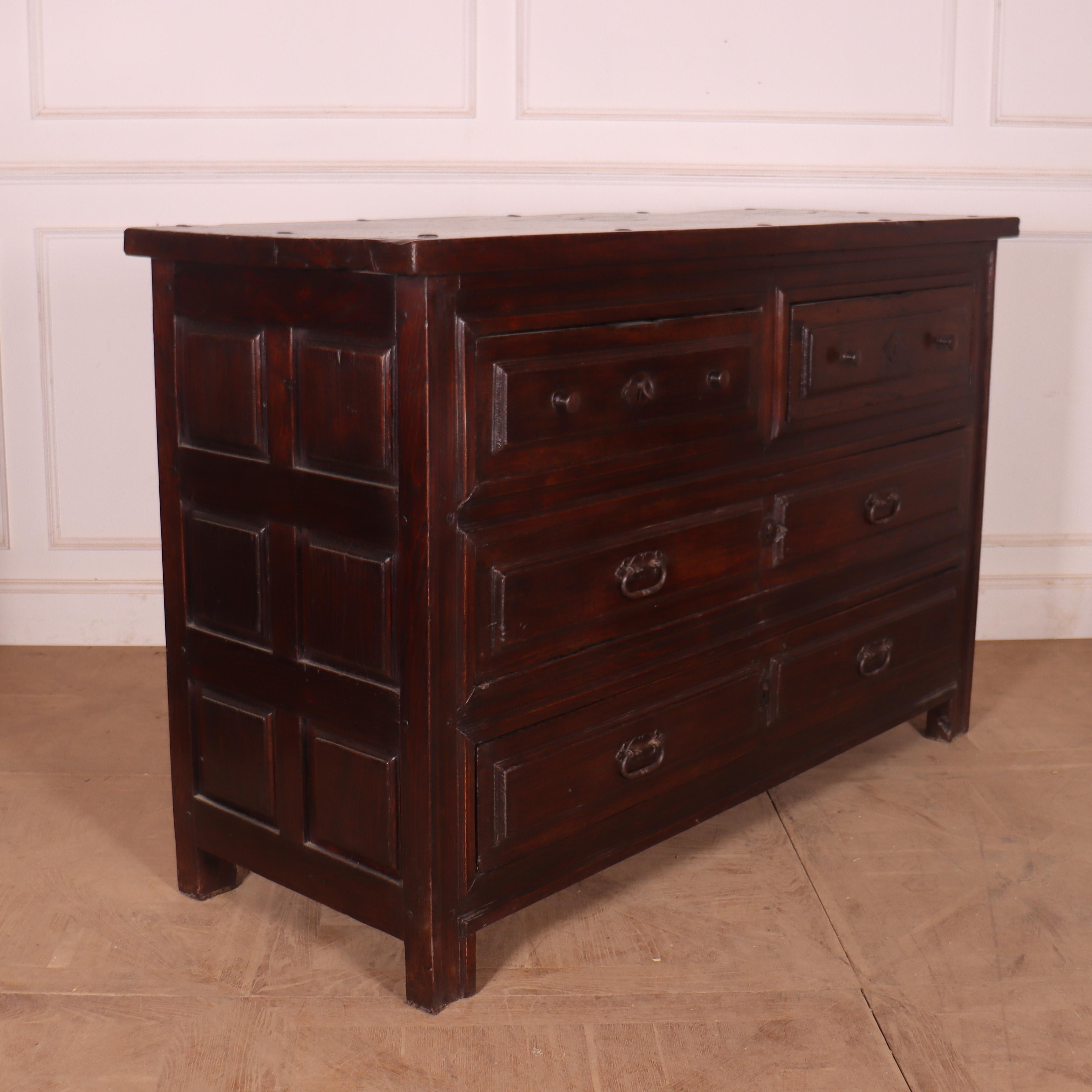 Large 18th Century Spanish Oak Commode For Sale 2
