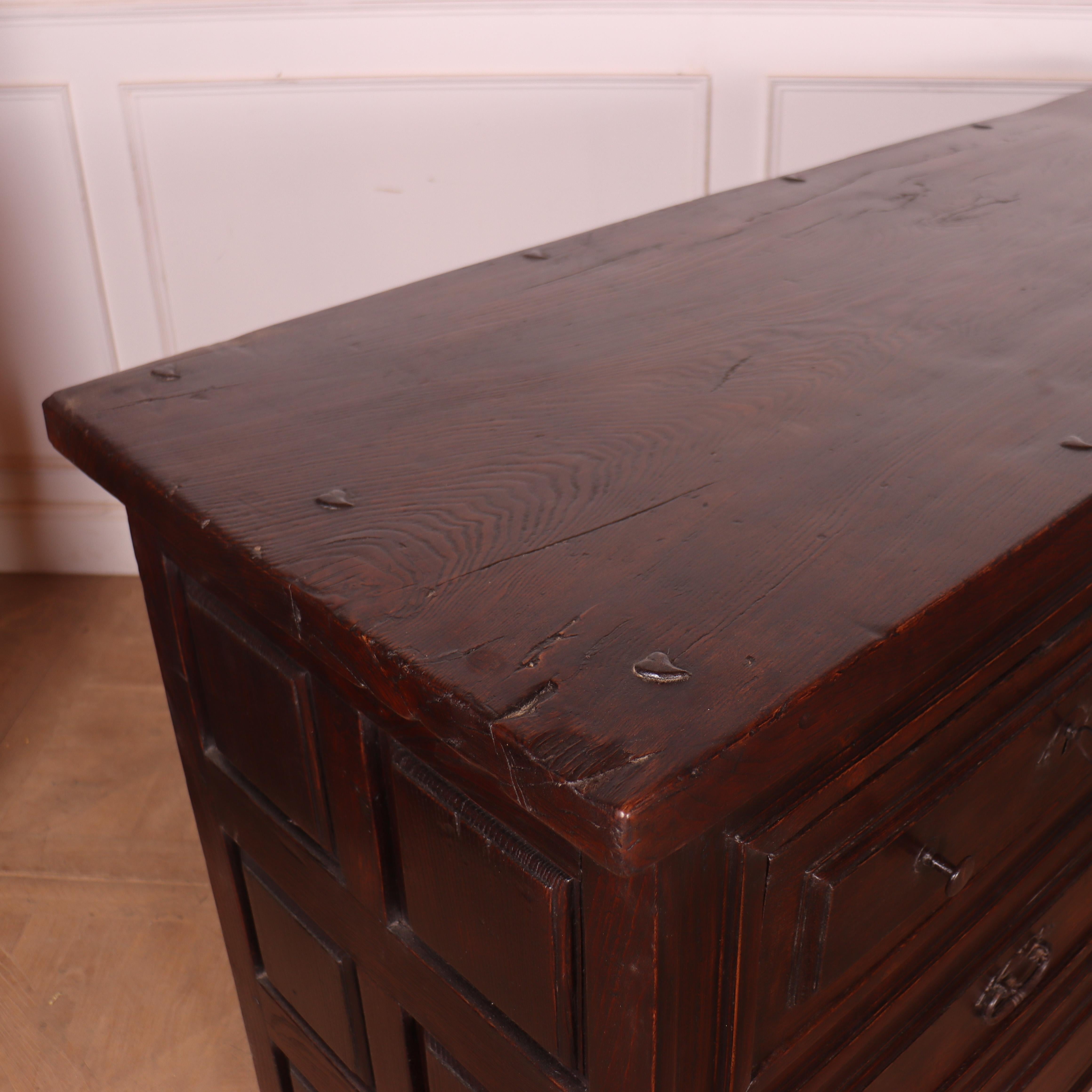 Large 18th Century Spanish Oak Commode For Sale 3