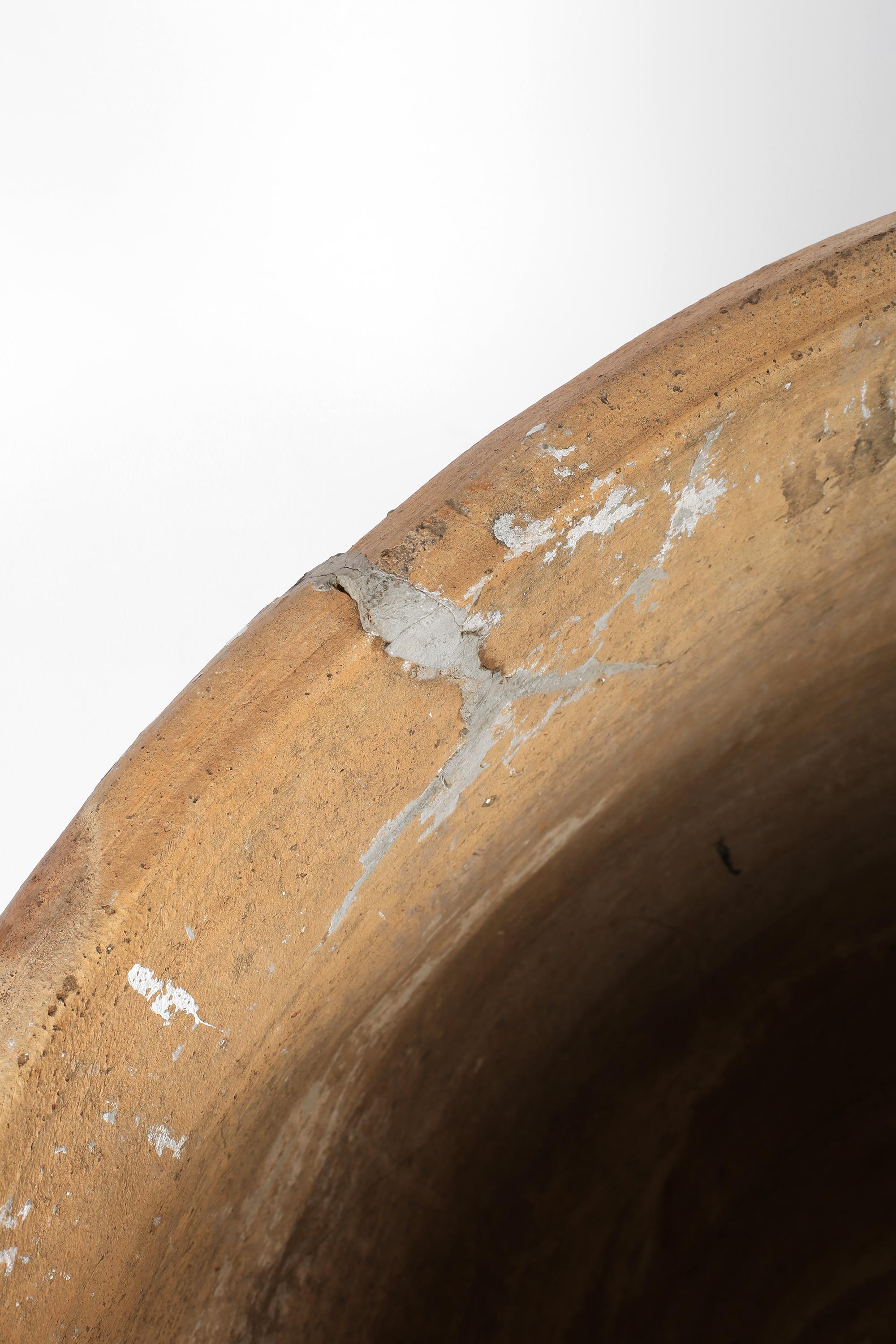 Grande vaso Wabi Sabi spagnolo del 18° secolo proveniente da Ciudad Real in vendita 14