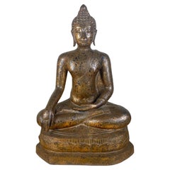 Grande figura seduta di Buddha Shakyamuni in bronzo dorato tailandese del XVIII secolo