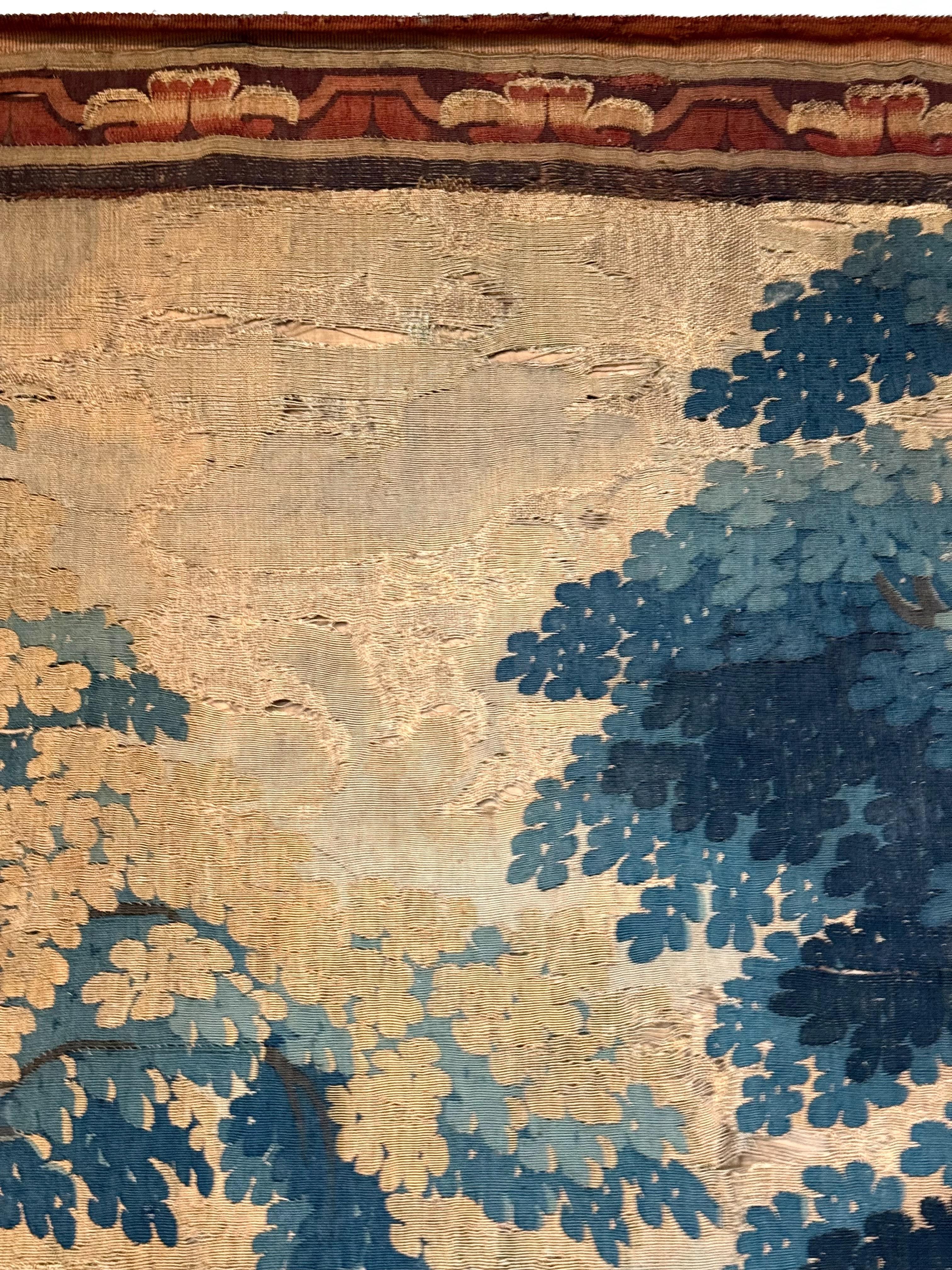 Grande tapisserie en verdure du XVIIIe siècle avec scène pastorale et attaque de loup en vente 8