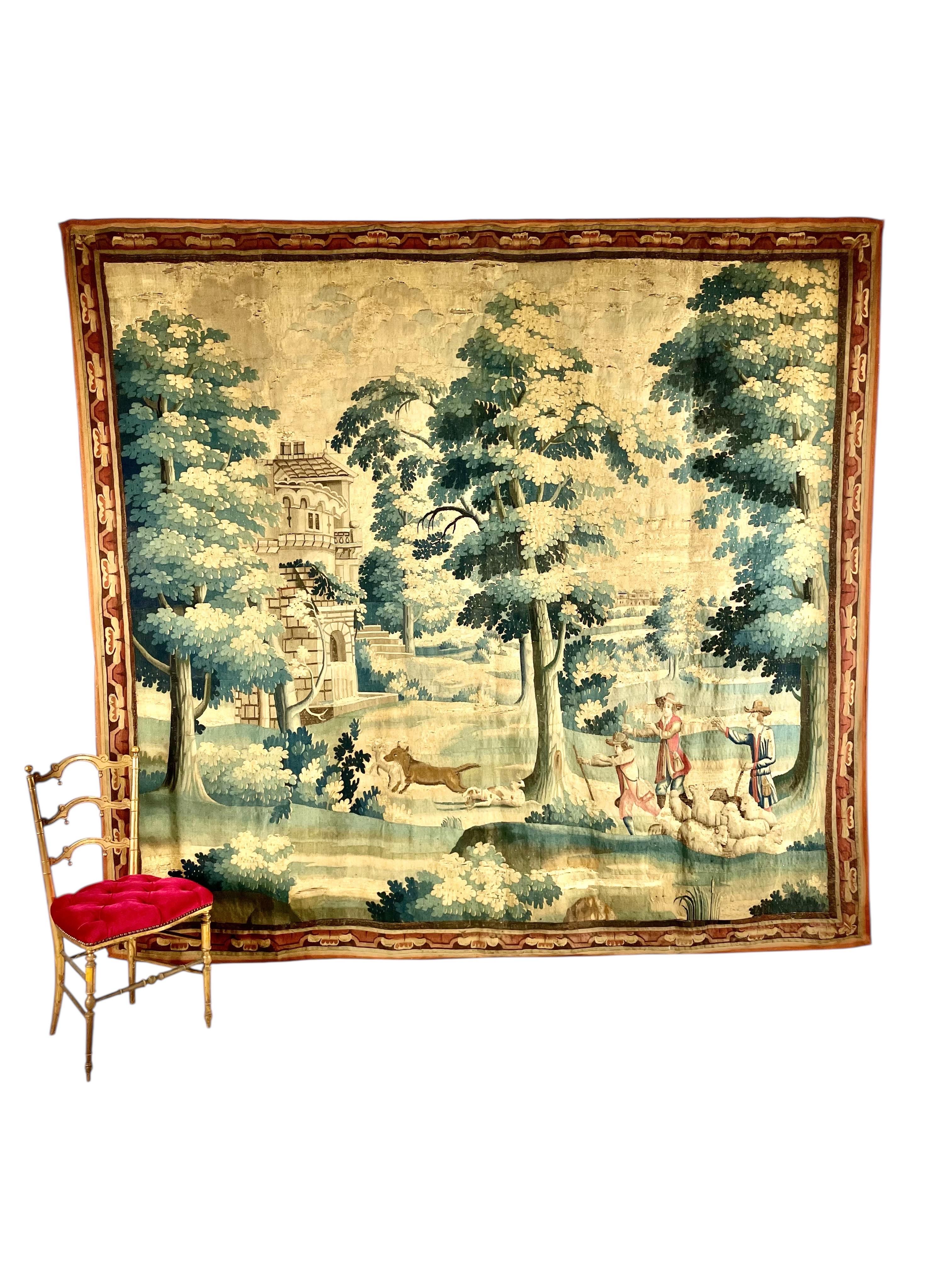 Grande tapisserie en verdure du XVIIIe siècle avec scène pastorale et attaque de loup en vente 12