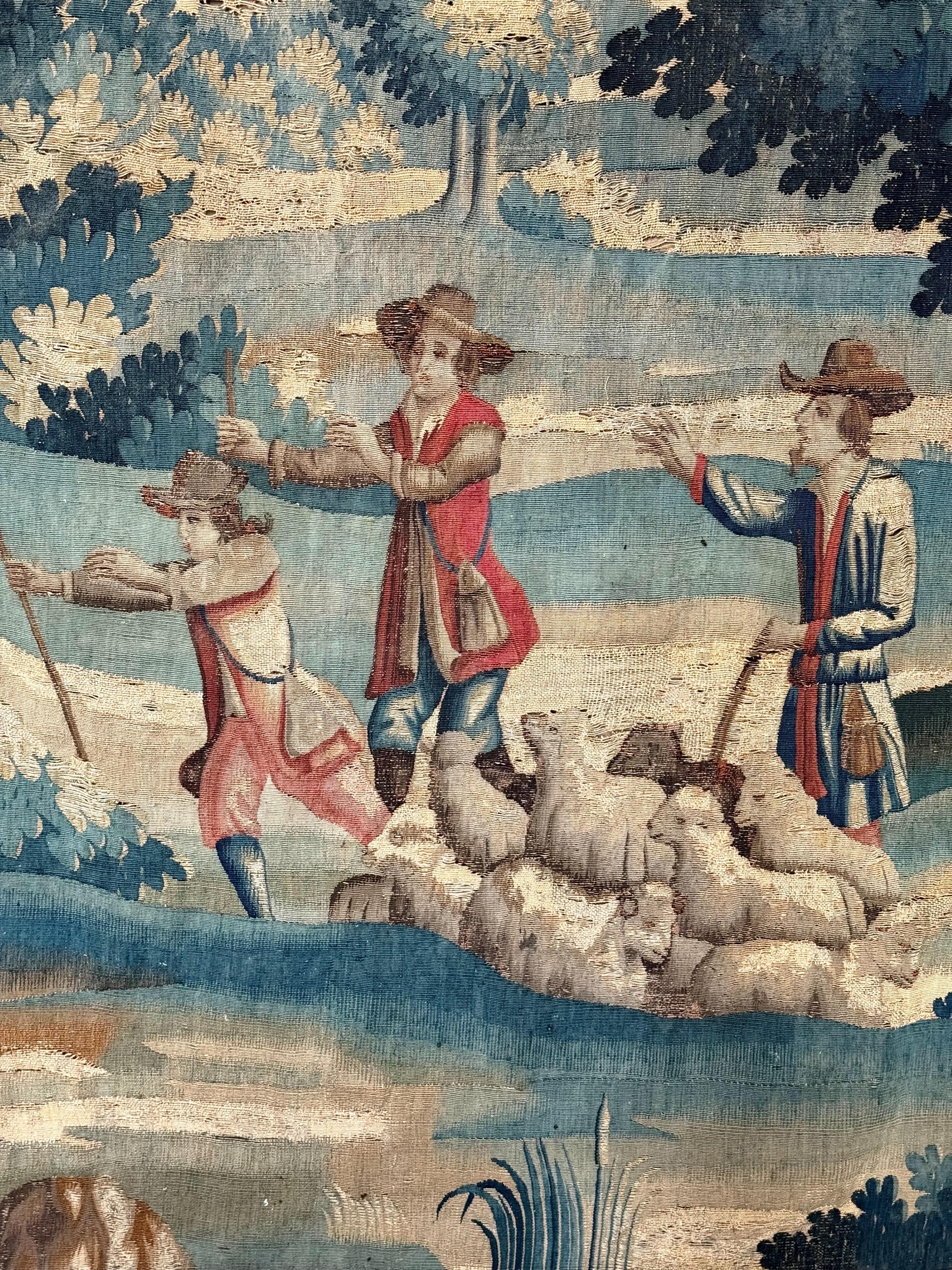 XVIIIe siècle et antérieur Grande tapisserie en verdure du XVIIIe siècle avec scène pastorale et attaque de loup en vente
