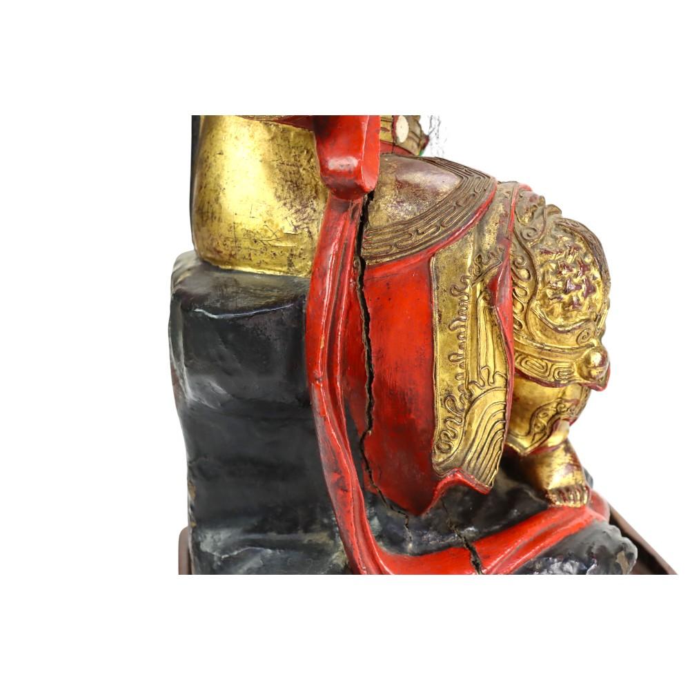 Large 18thC Carved Vermillion & Gilt Deity Statue en vente 4