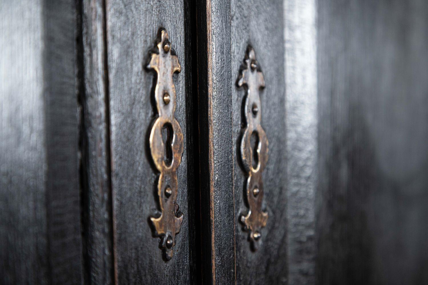 Large 18thC English Ebonised Oak Livery Cupboard For Sale 6