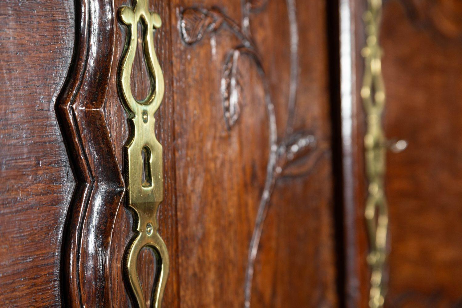 Large 18thC French Oak Armoire For Sale 11