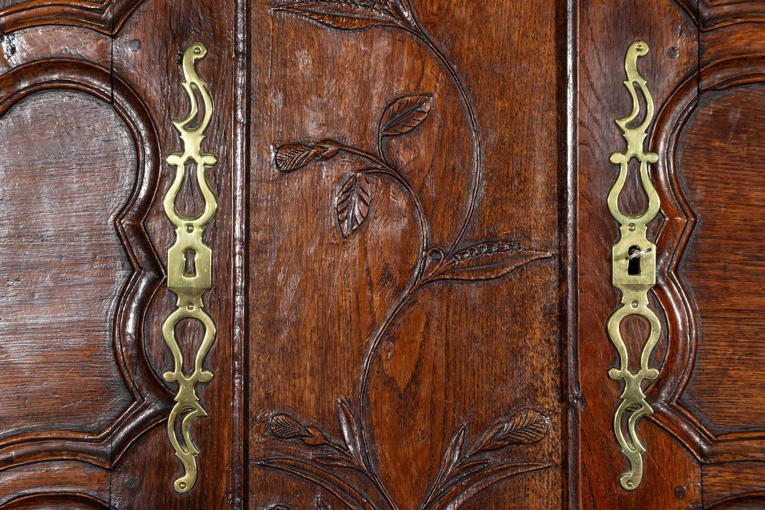 Large 18thC French Oak Armoire For Sale 13