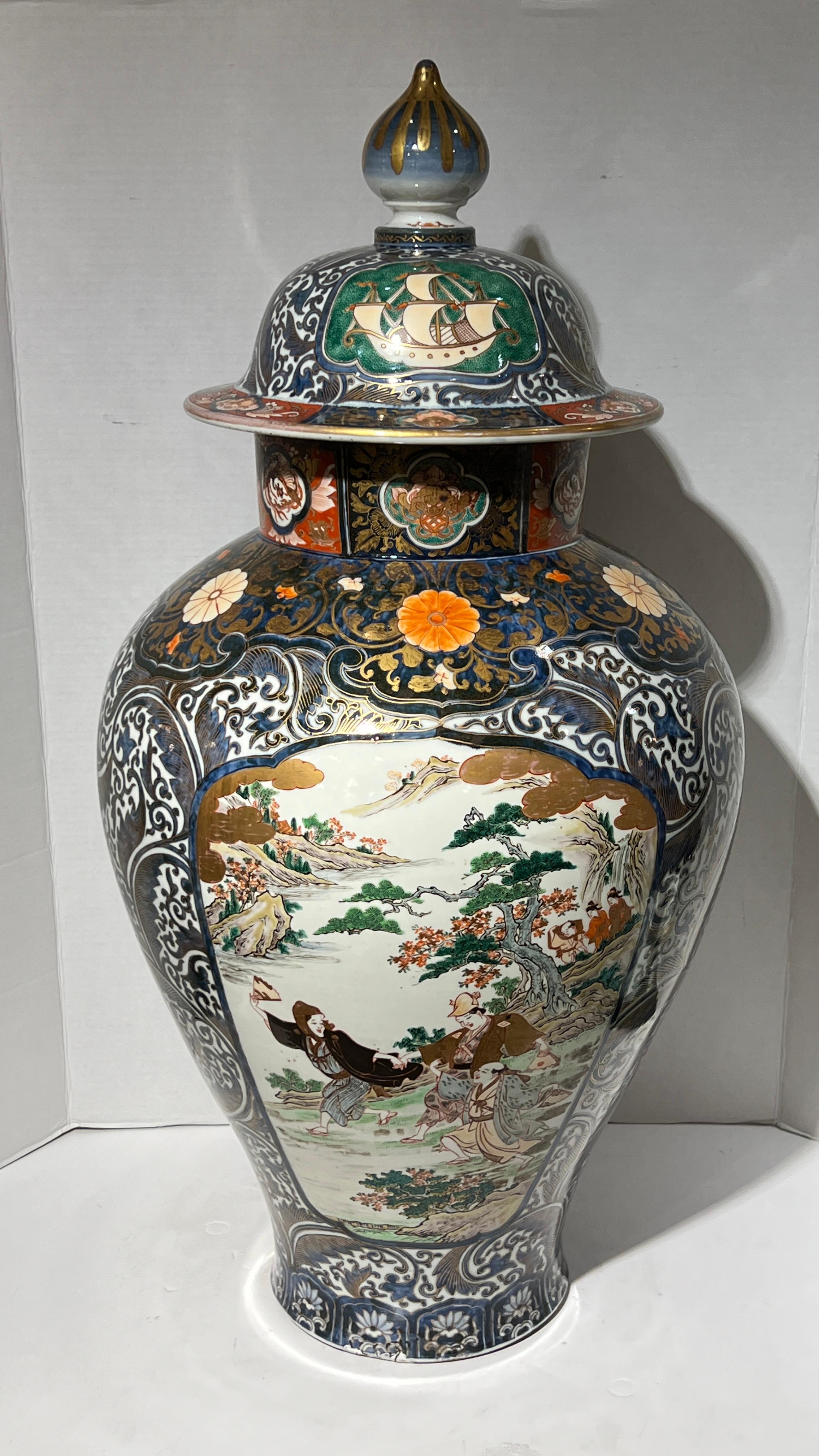 Large 19 century Japanese Imari covered vase For Sale 14