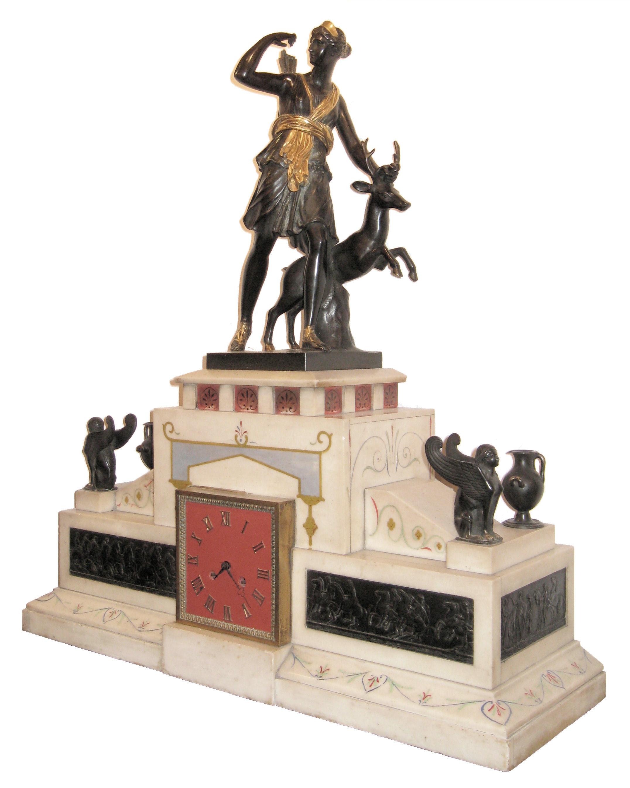 Peint Grande horloge de cheminée néoclassique du 19ème siècle en bronze et marbre en vente
