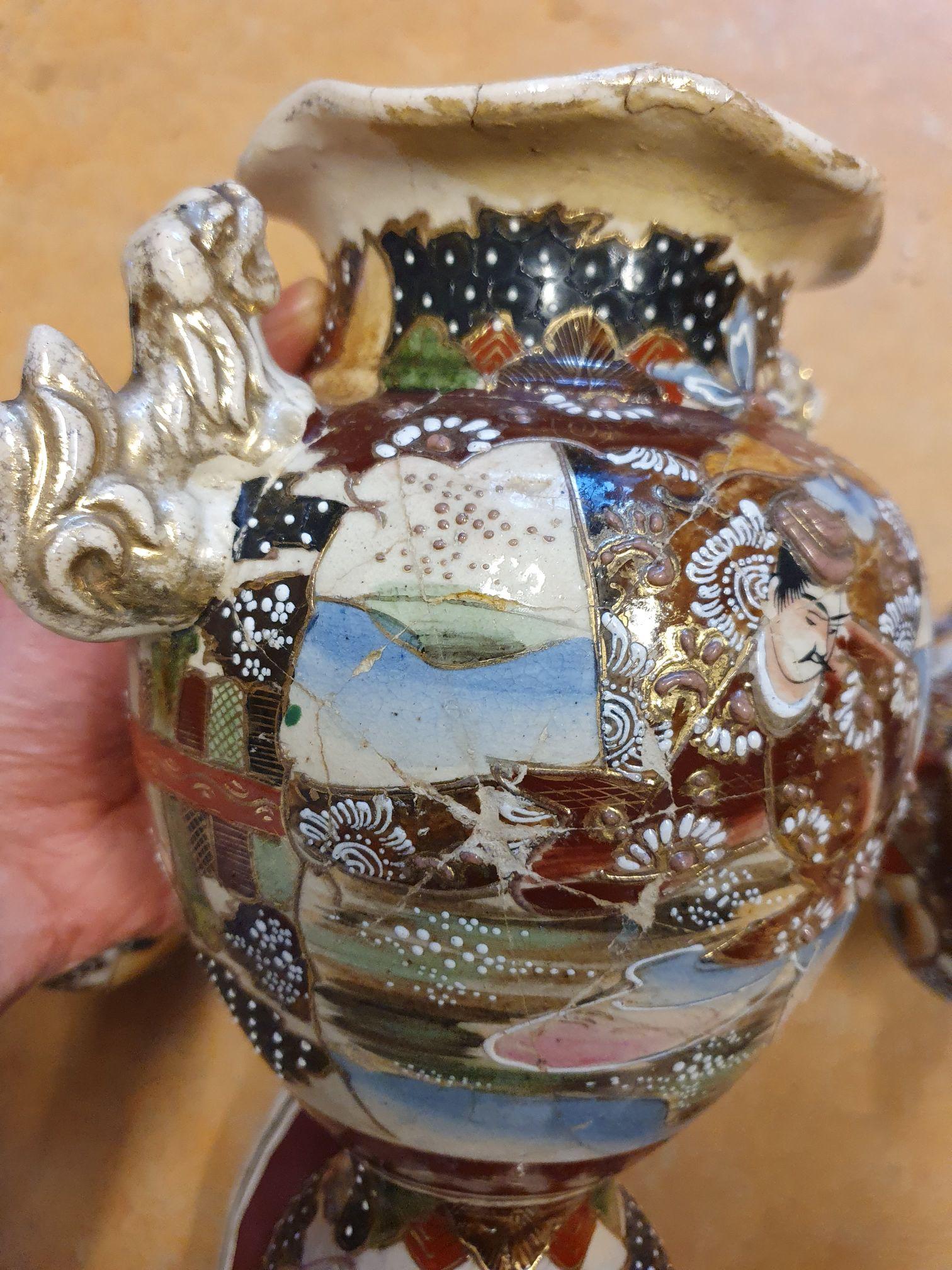 Grands vases japonais colorés anciens Satsuma 1900-1930 en vente 12