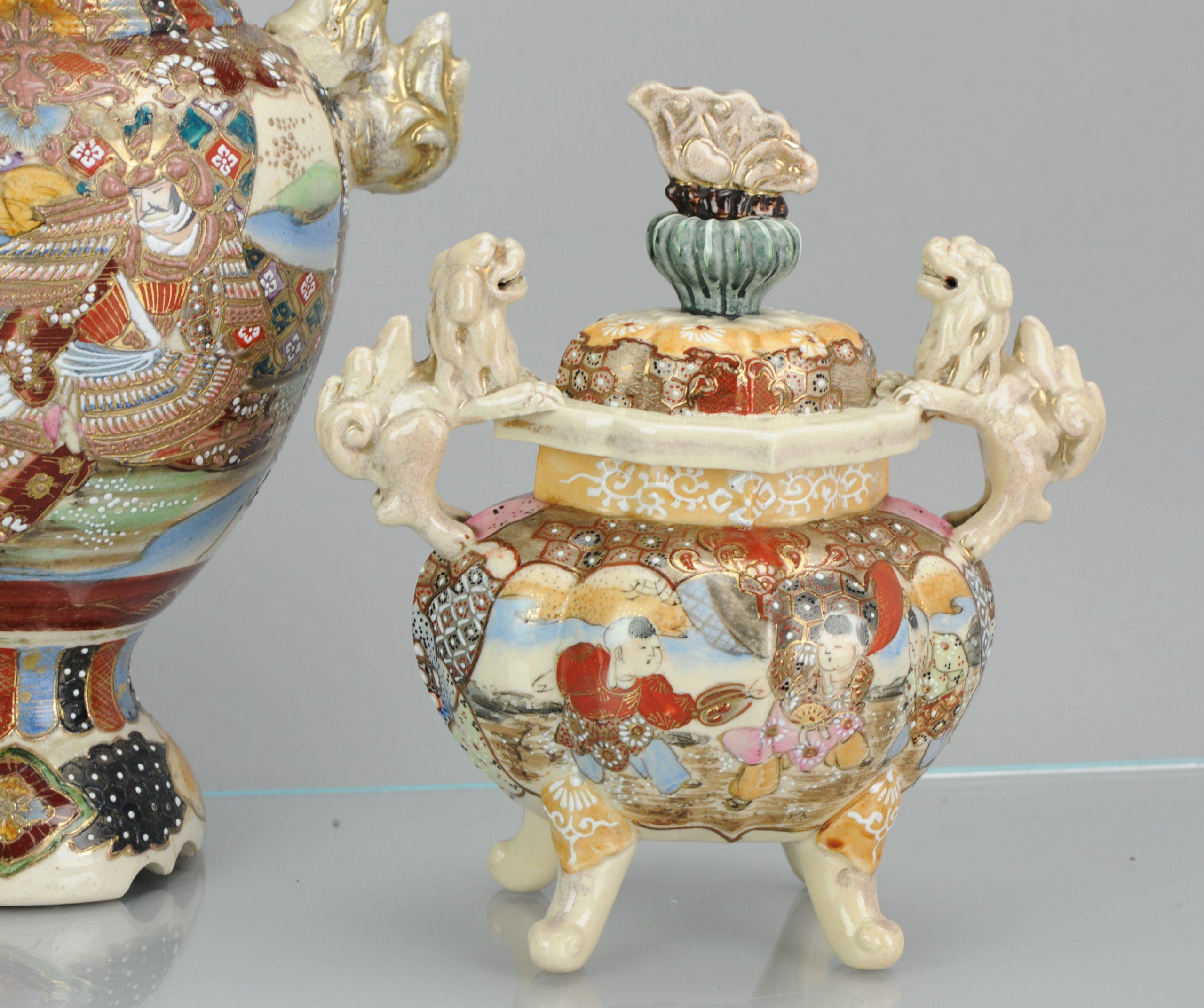 Grands vases japonais colorés anciens Satsuma 1900-1930 en vente 1