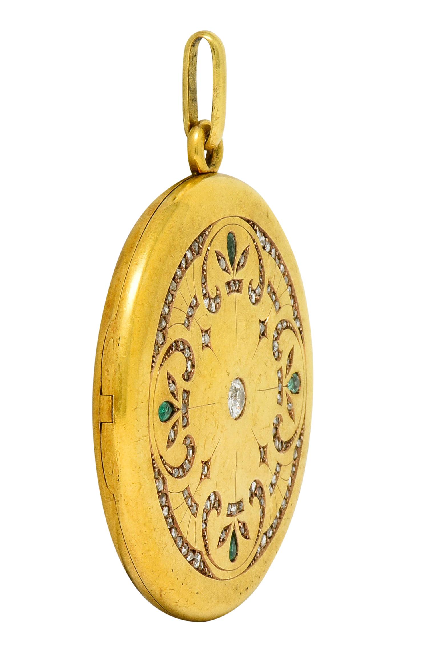 Großer 1911 Edwardian Diamant Smaragd 18 Karat Gelbgold Medaillon-Anhänger im Zustand „Hervorragend“ in Philadelphia, PA