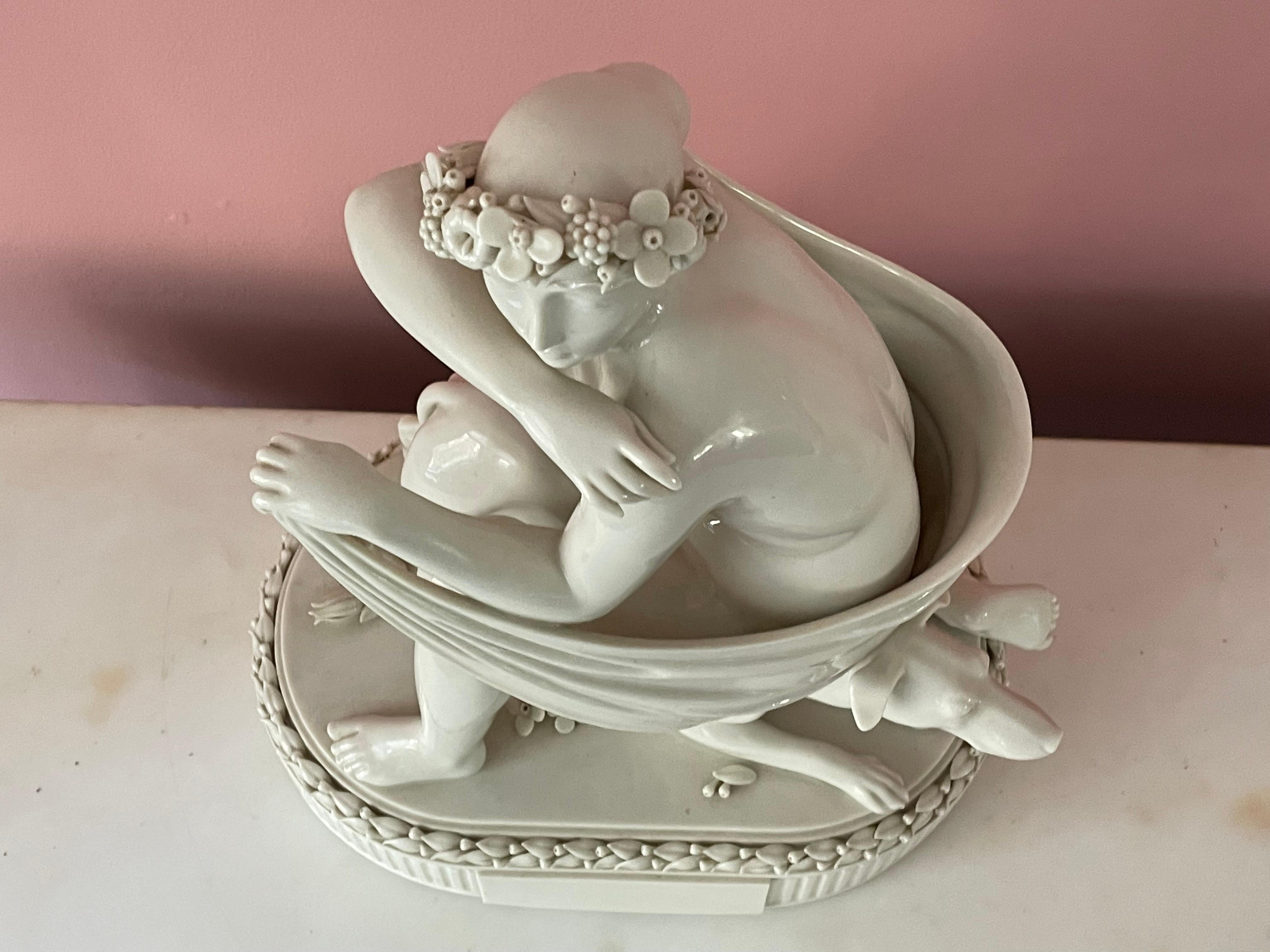 Grande sculpture danoise en porcelaine des années 1920 Bon état - En vente à New York, NY