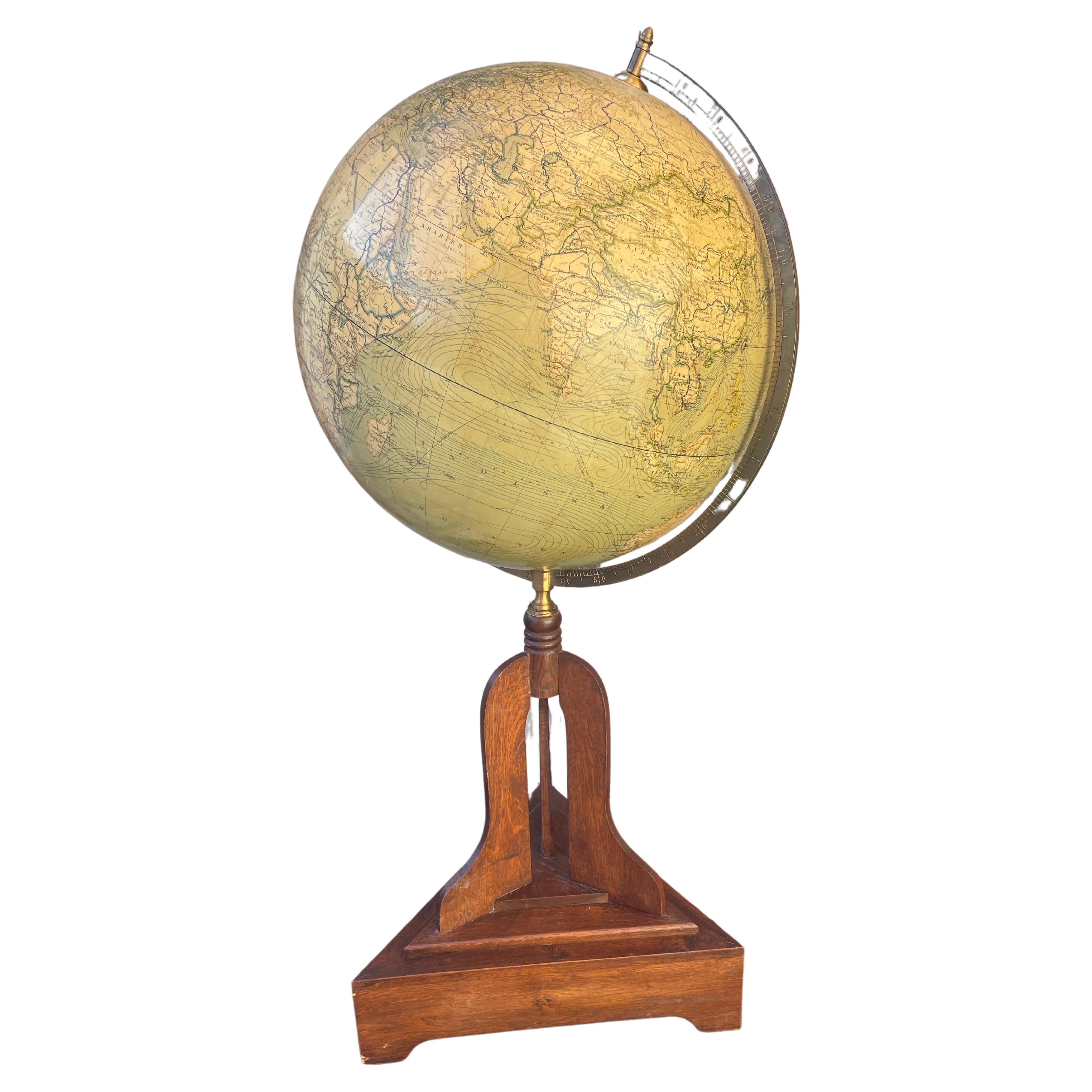 Großer Globus aus den 1920er Jahren auf Holzsockel 