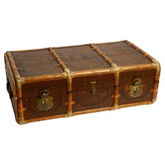 Antique Large 1920s wooden suitcase in fantastically condition usable as a coffee table