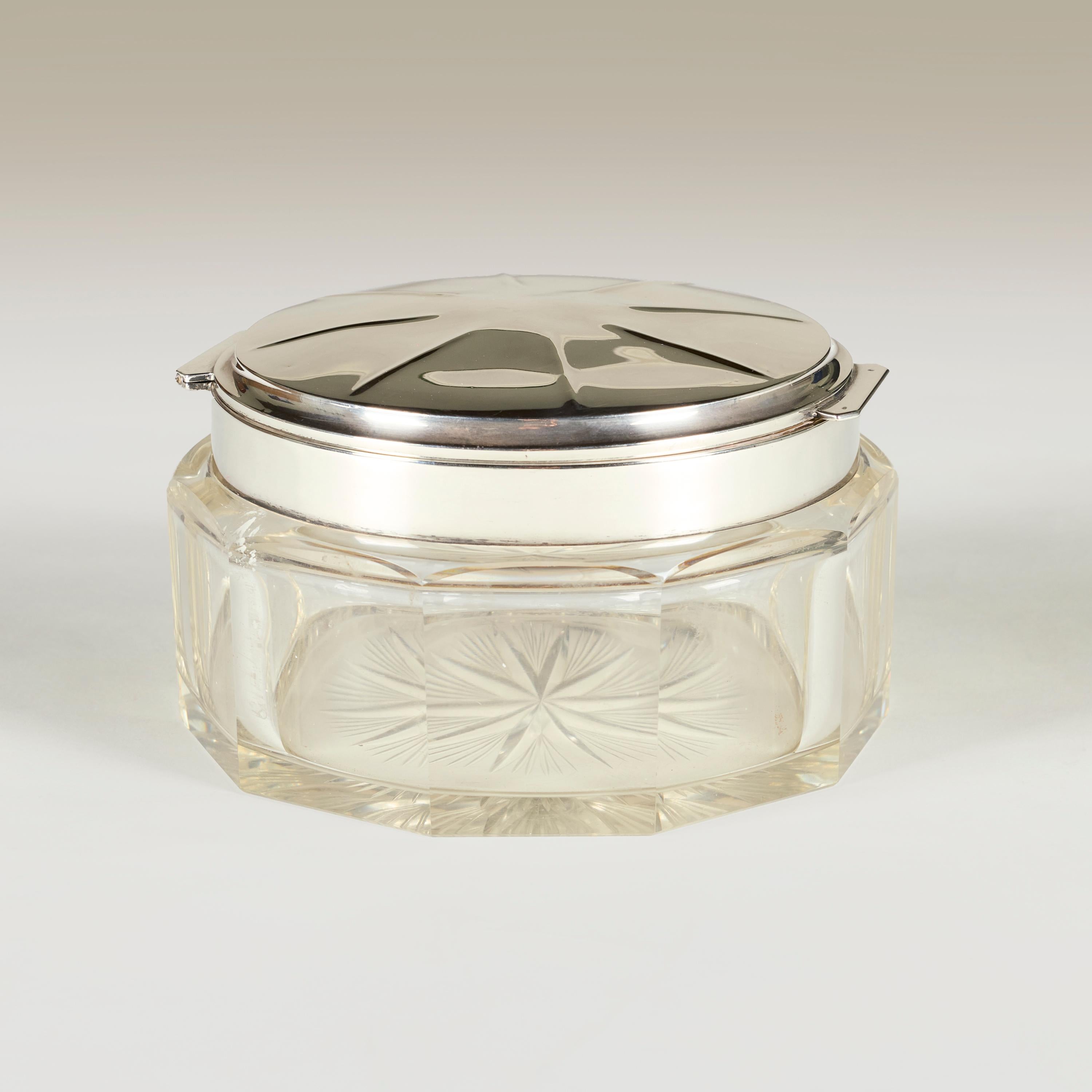 Large 1930s Art Deco Silver And Crystal lidded box, by Delheid Frères im Angebot 1