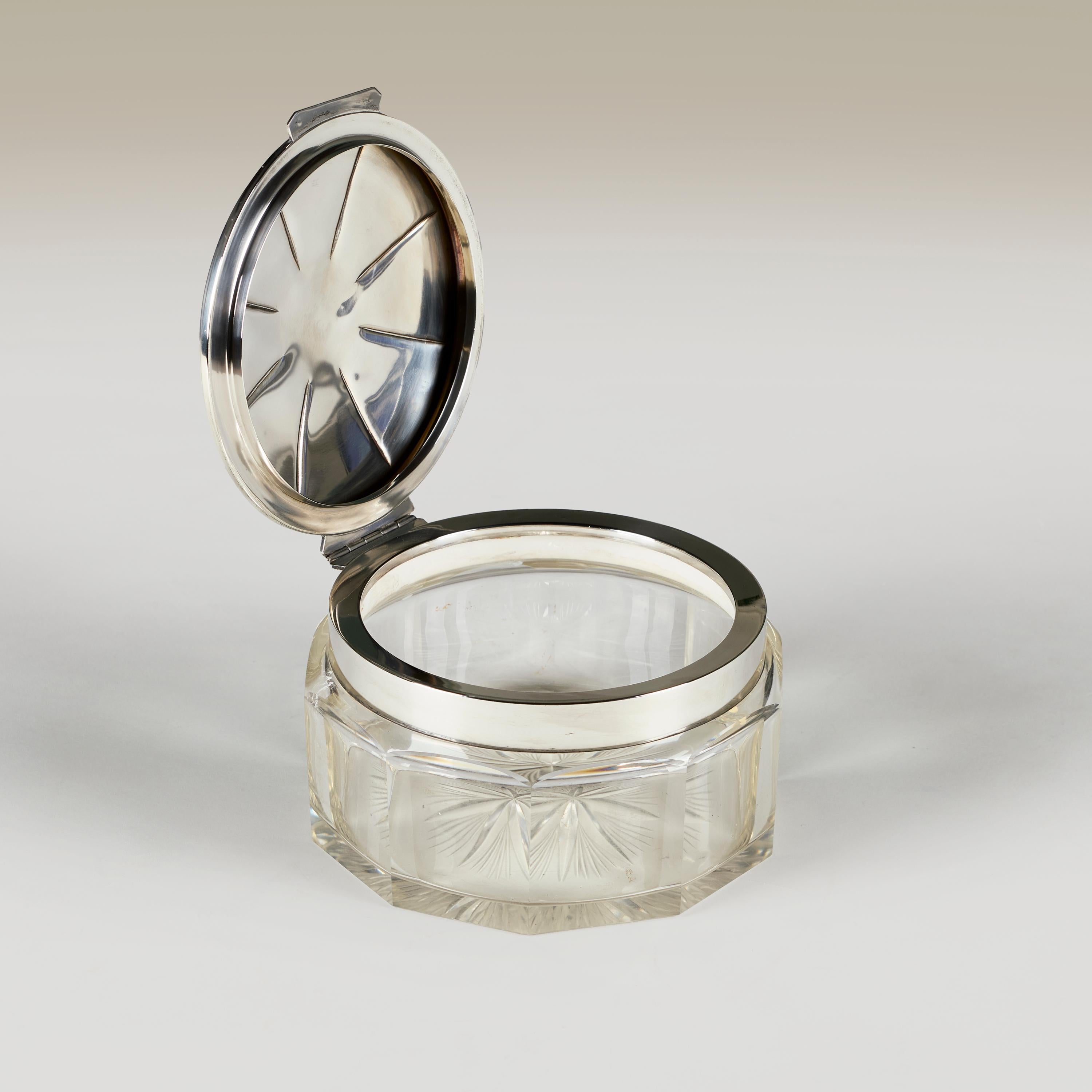 Large 1930s Art Deco Silver And Crystal lidded box, by Delheid Frères im Angebot 3