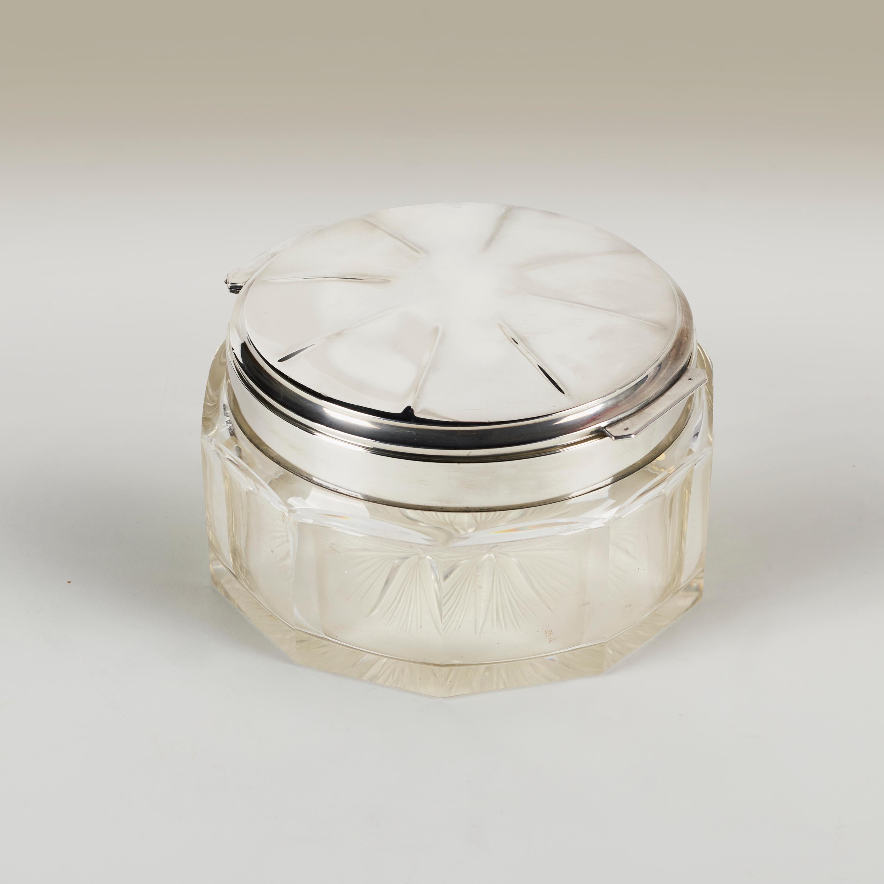 Large 1930s Art Deco Silver And Crystal lidded box, by Delheid Frères im Angebot 4