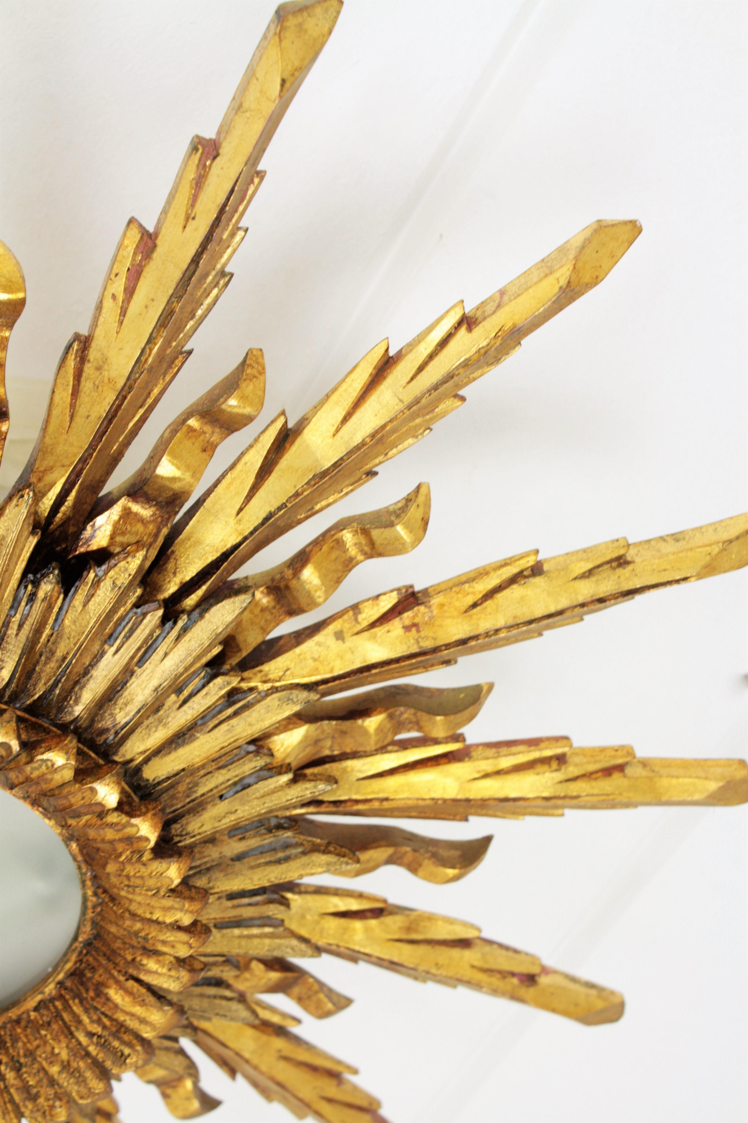 Large 1930s Baroque Gold Leaf Giltwood Sunburst Ceiling Light Fixture / Mirror In Excellent Condition In Barcelona, ES