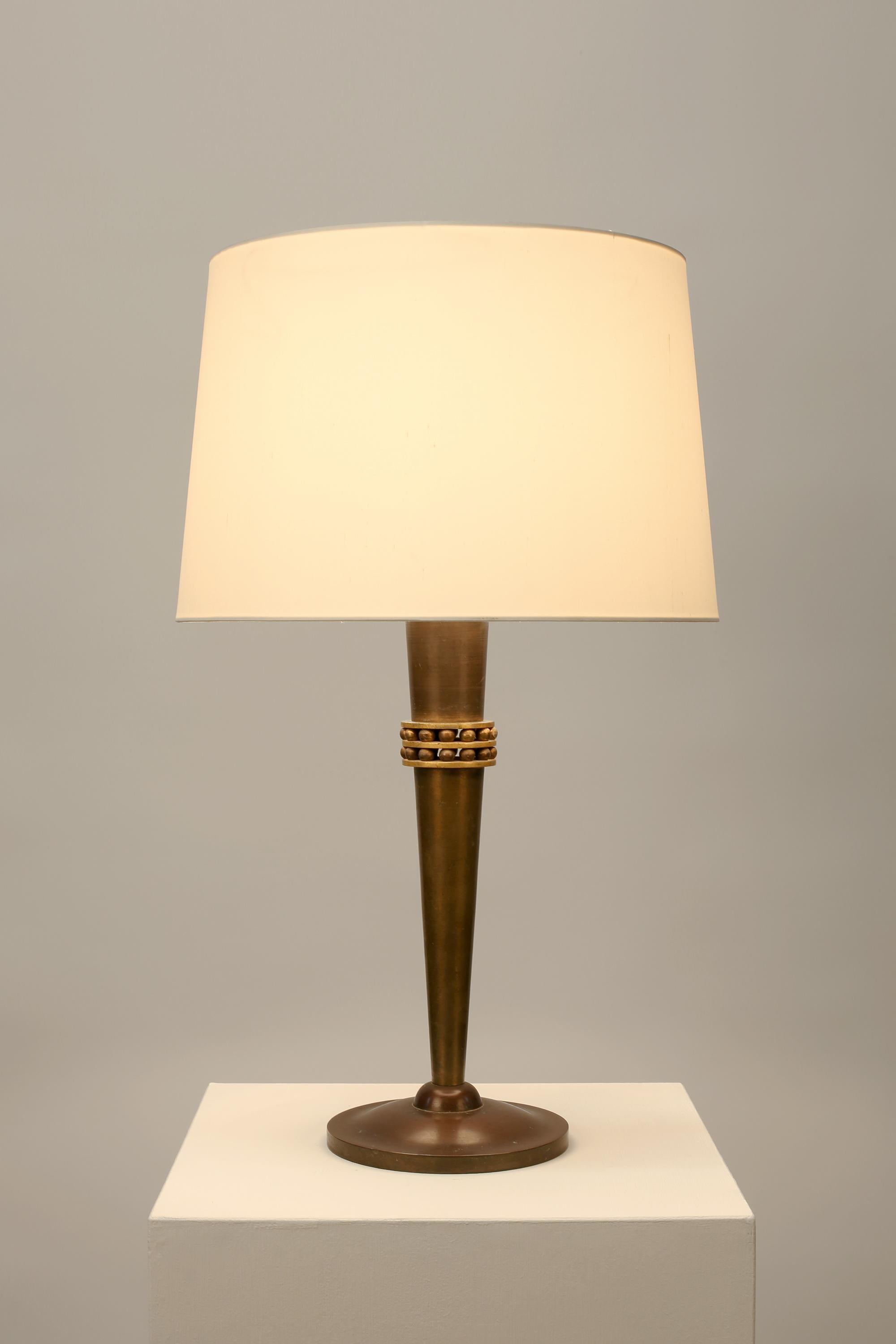 Large 1930s French Art Deco Bronze Table Lamp In Good Condition In London, GB