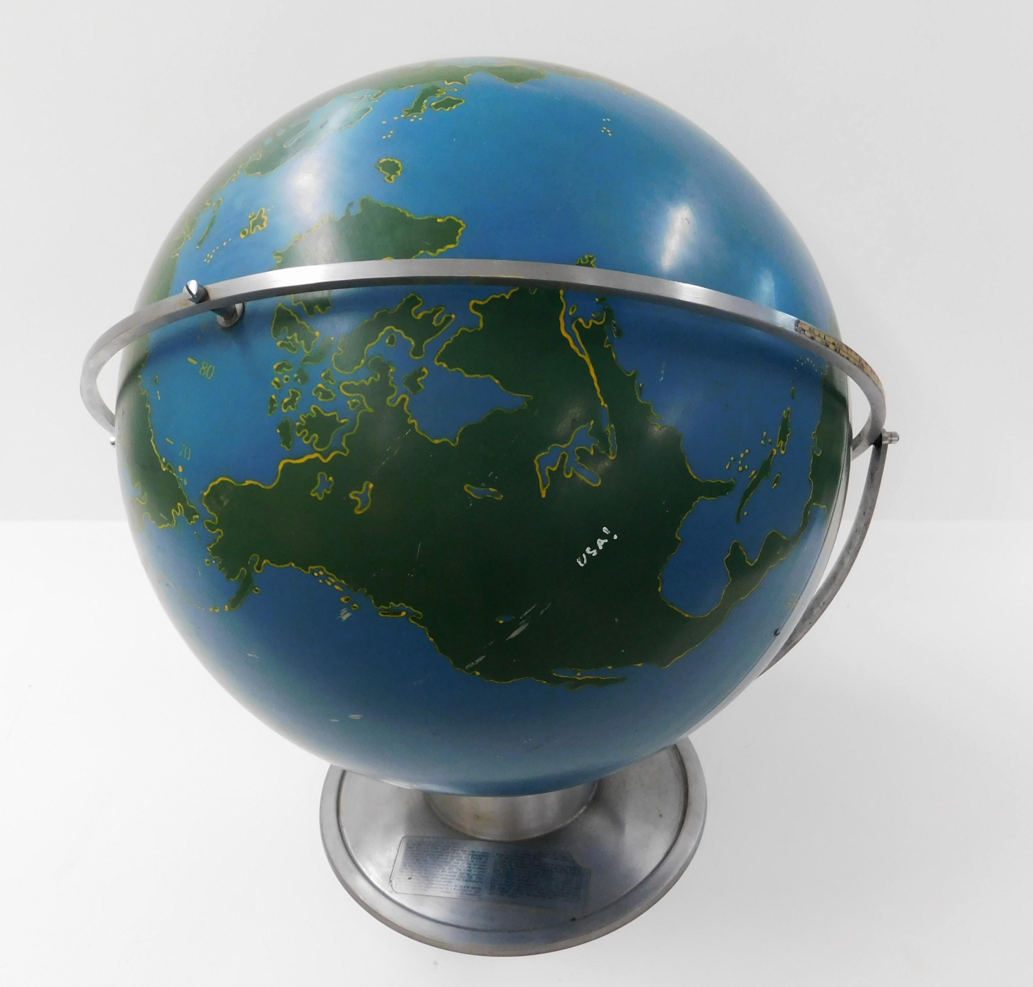 Grandes années 1940 A.J. Nystrom Aviation Military Training Rotating World Globe USA Bon état à Hamilton, Ontario