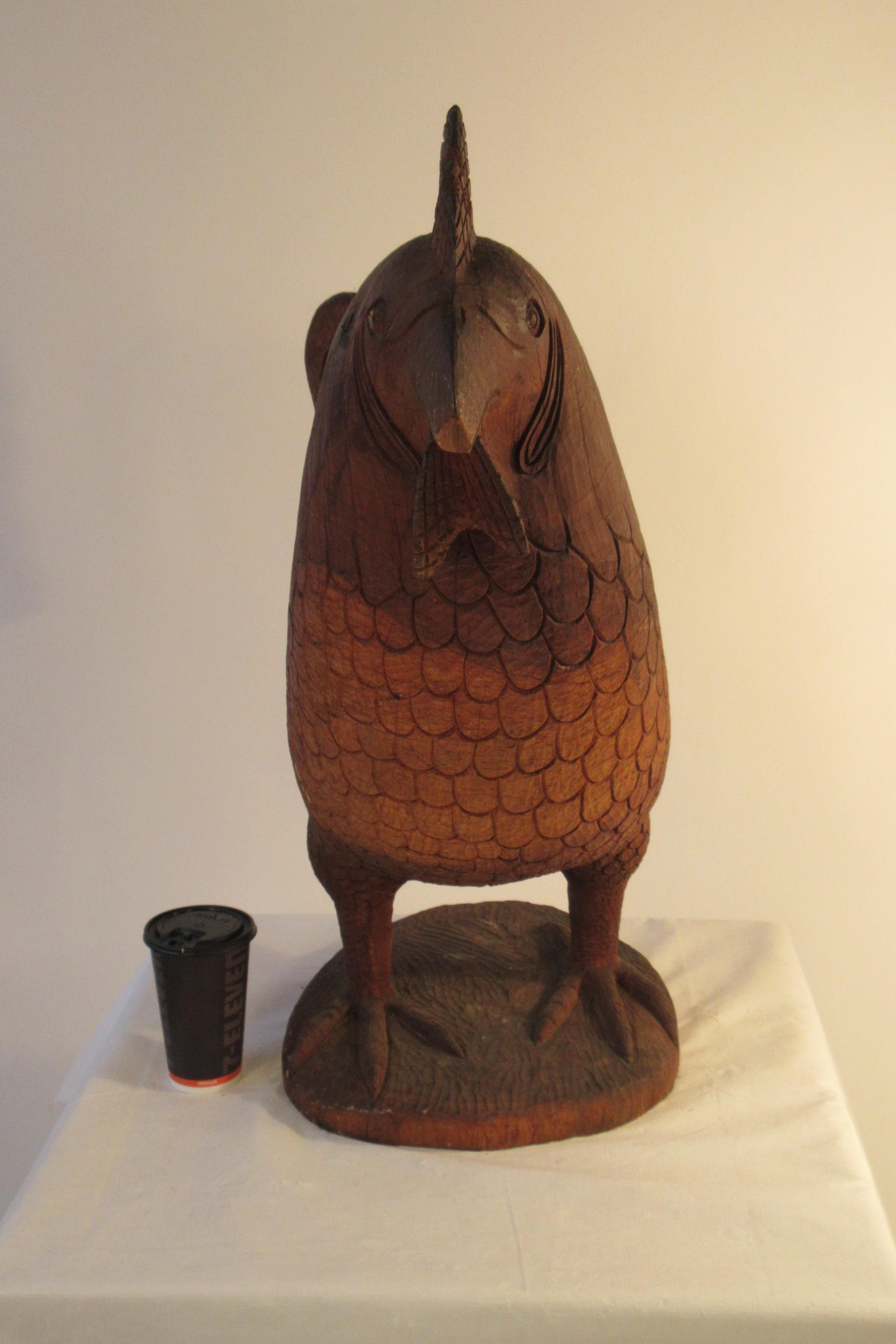Grand coq en bois sculpté d'artisanat des années 1940 en vente 3