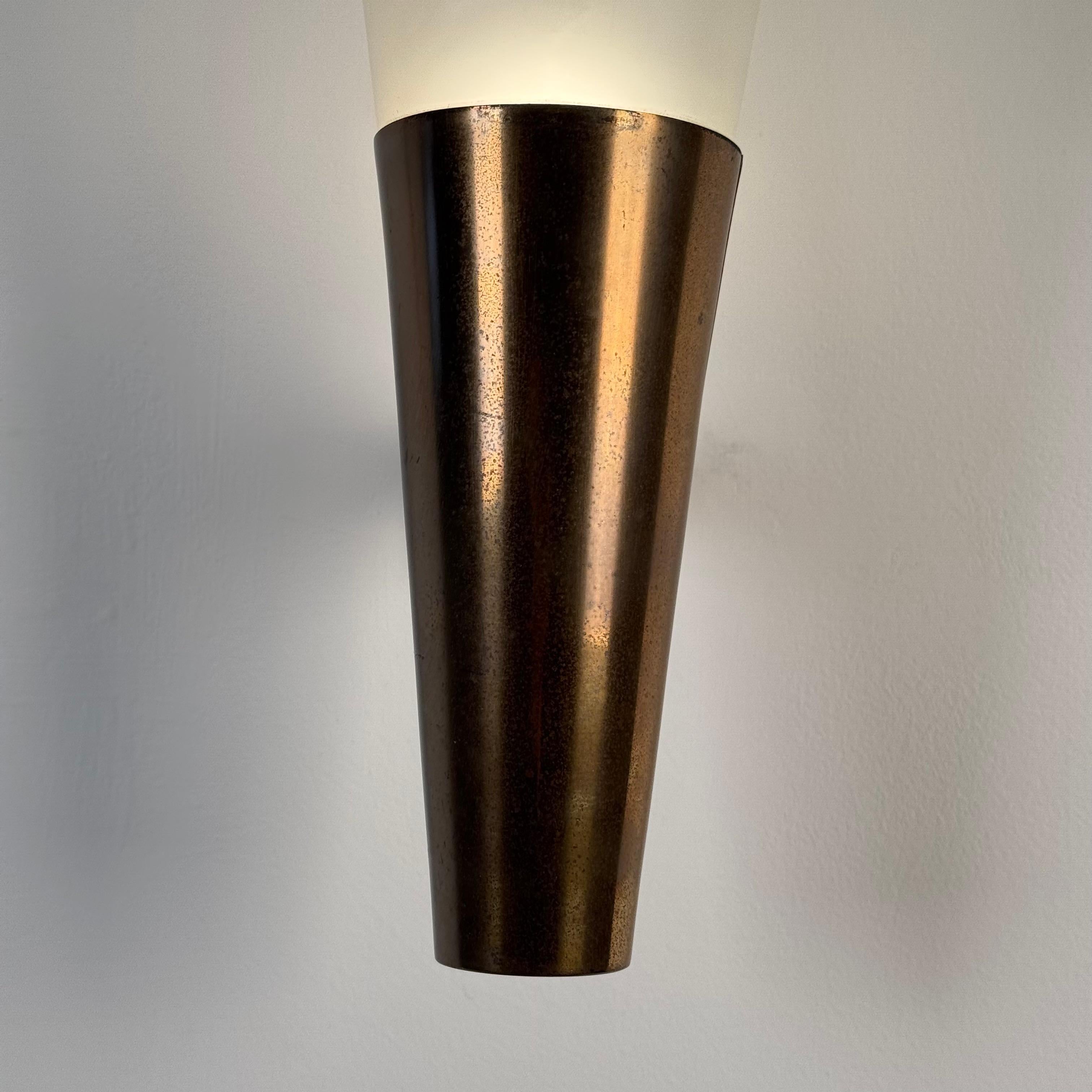 Large 1940s “Model 1537” Wall Lights by Pietro Chiesa for Fontana Arte en vente 7