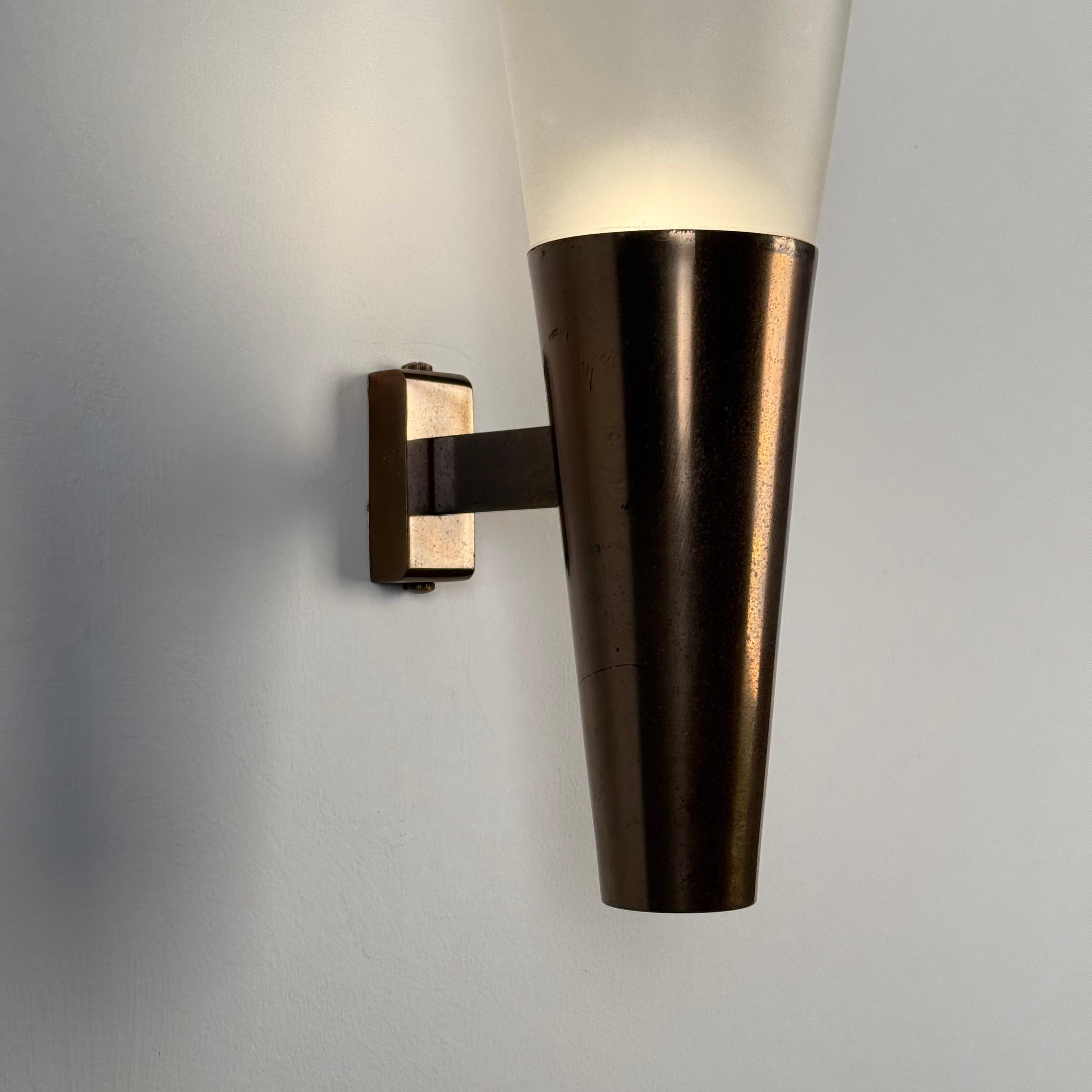 Large 1940s “Model 1537” Wall Lights by Pietro Chiesa for Fontana Arte Bon état - En vente à Brescia, Brescia