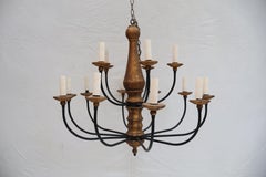 Grand lustre en bois et fer forgé des années 1940