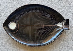 Grande piatto da pesce in ceramica da 19,5" firmato Lagardo Tackett