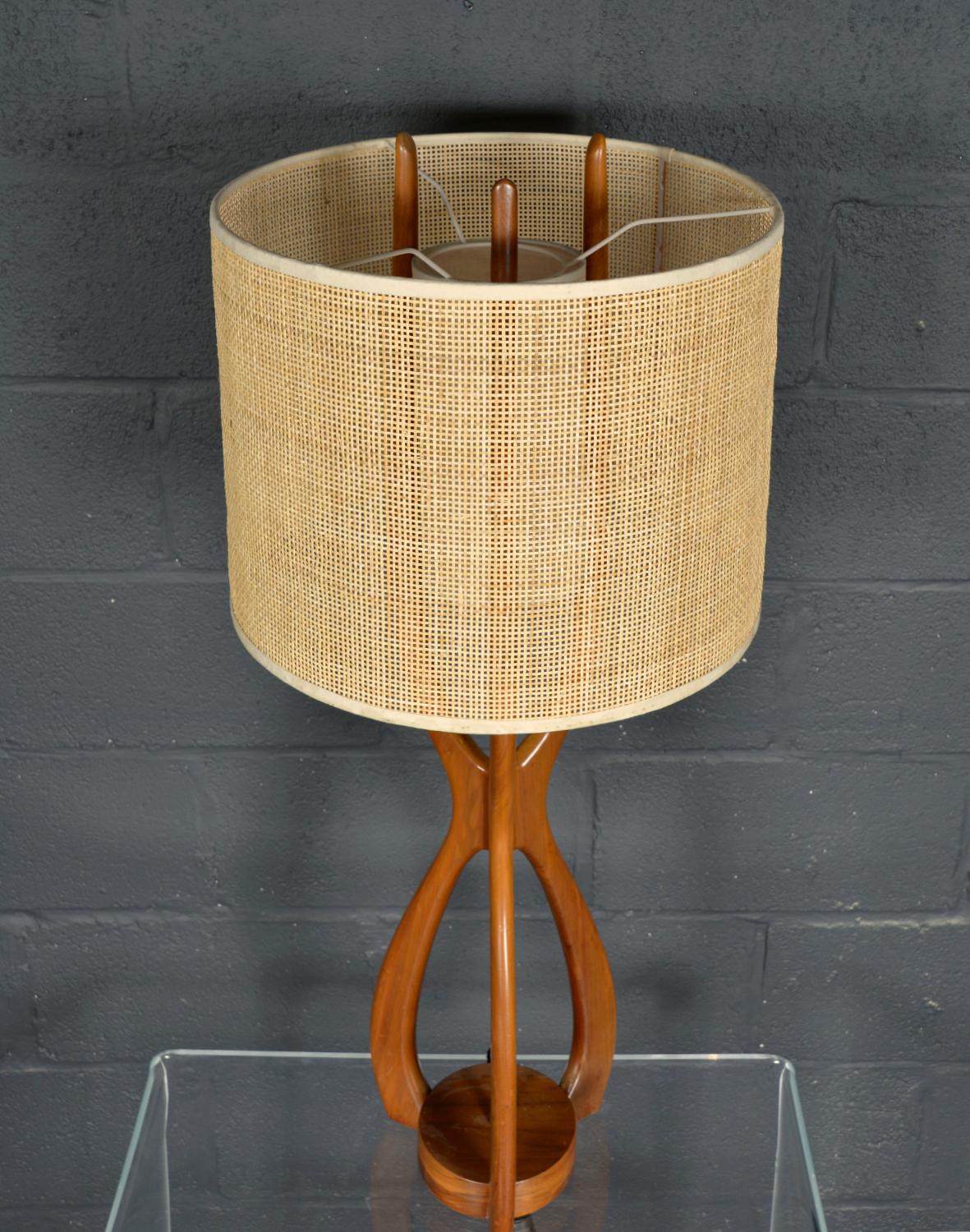 20th Century Large 1950 Walnut Midcentury American Floor Lamp by David Shreve for V H Woolums For Sale