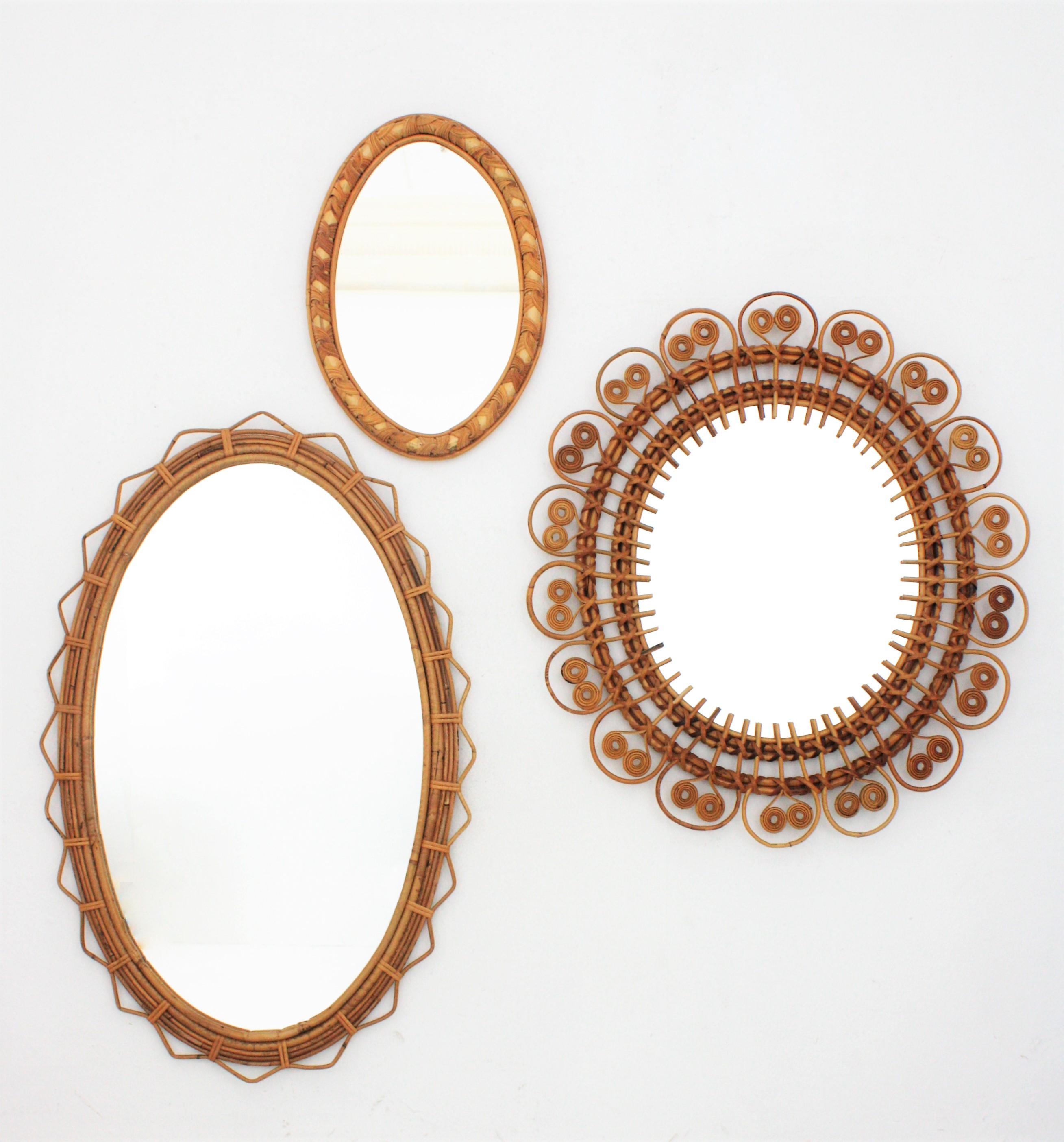 An spectacular handcrafted bamboo and rattan mirror with a beautiful jagged geometric design frame. France, 1950s.
This piece has all the taste of the Mediterranean French Riviera style and it is the perfect choice in a Mid-Century Modern or